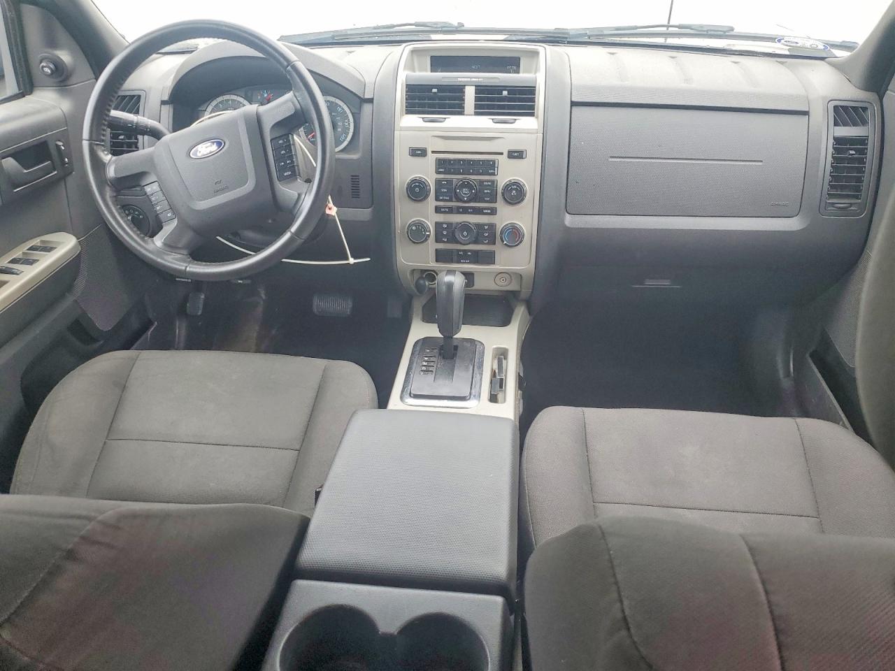2010 Ford Escape Xlt Серебряный vin: 1FMCU9D7XAKD12941