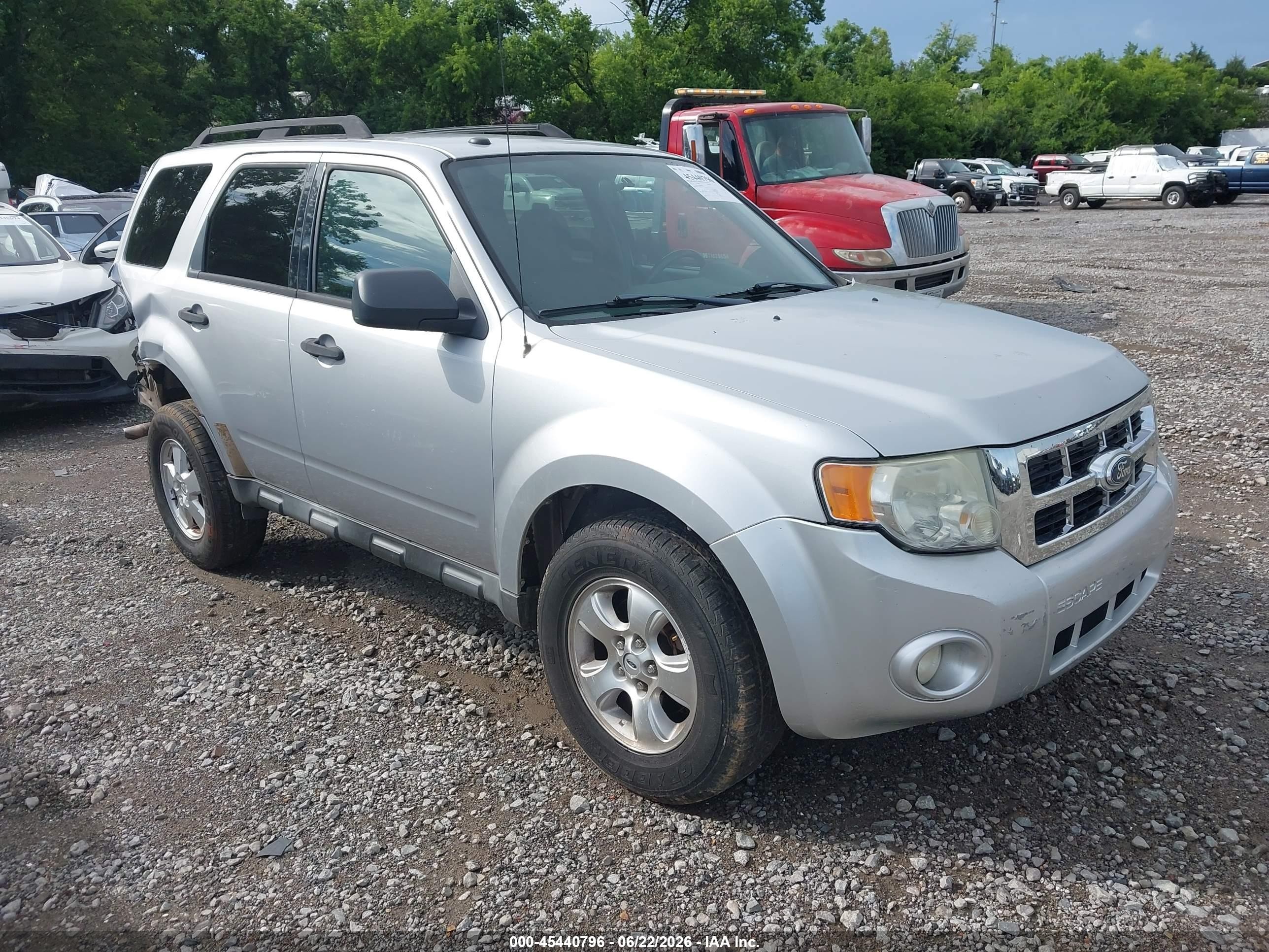 2011 Ford Escape Xlt Серебряный vin: 1FMCU9D7XBKB26222