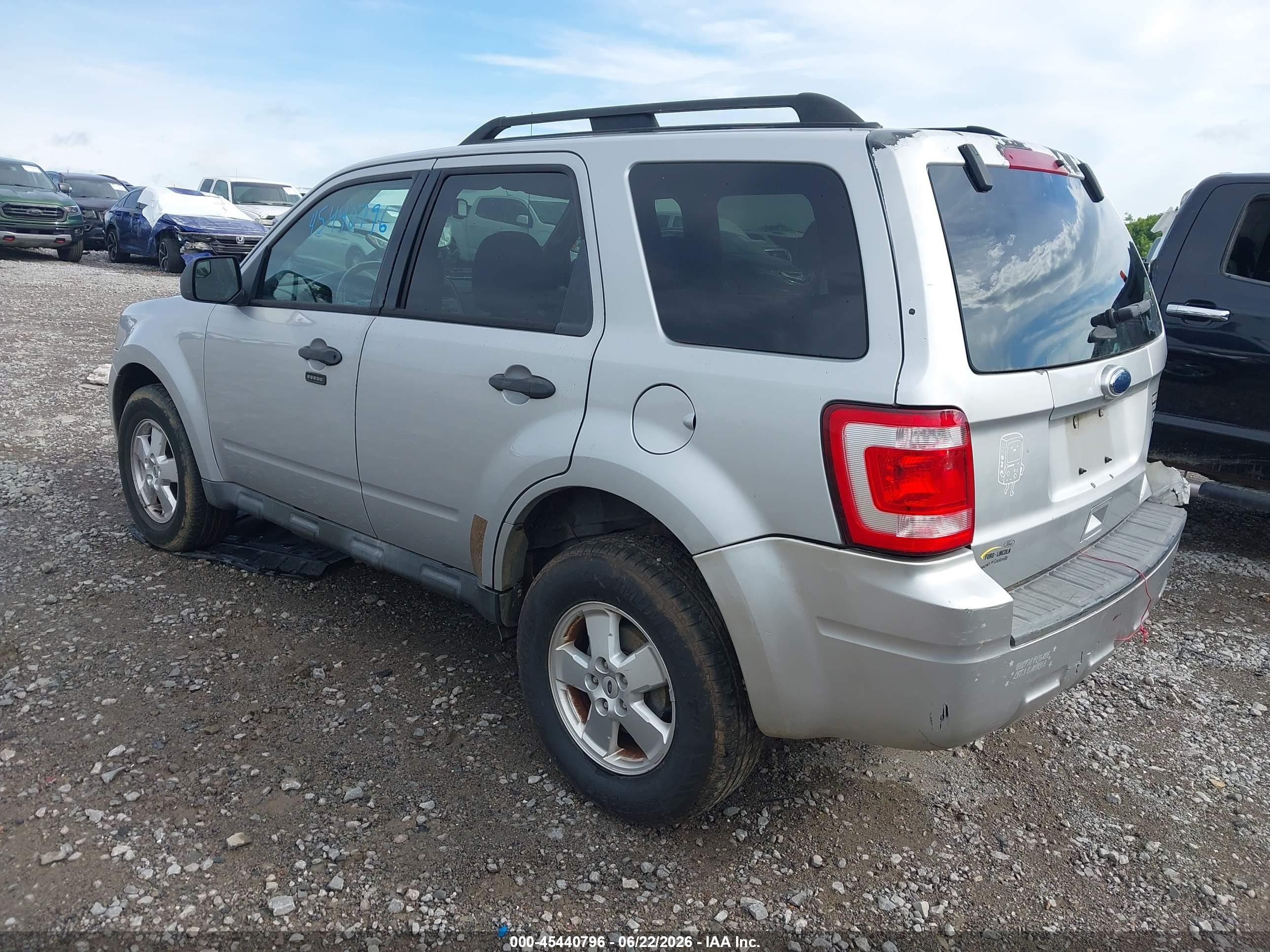 2011 Ford Escape Xlt Серебряный vin: 1FMCU9D7XBKB26222