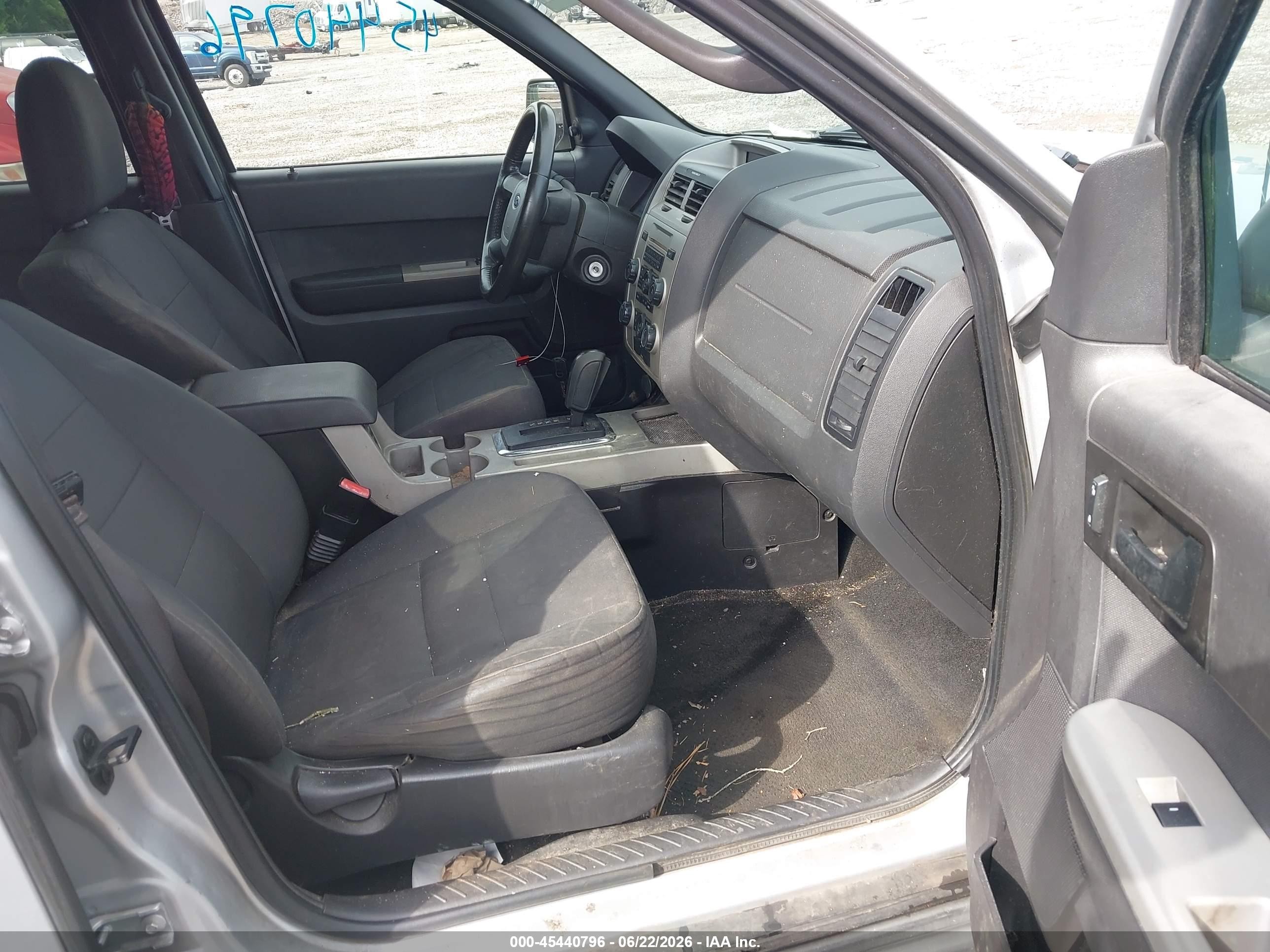 2011 Ford Escape Xlt Серебряный vin: 1FMCU9D7XBKB26222