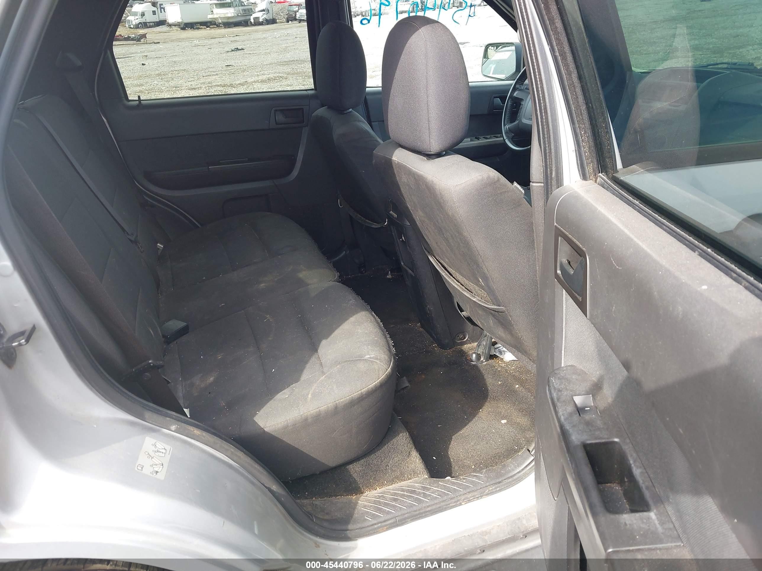 2011 Ford Escape Xlt Серебряный vin: 1FMCU9D7XBKB26222