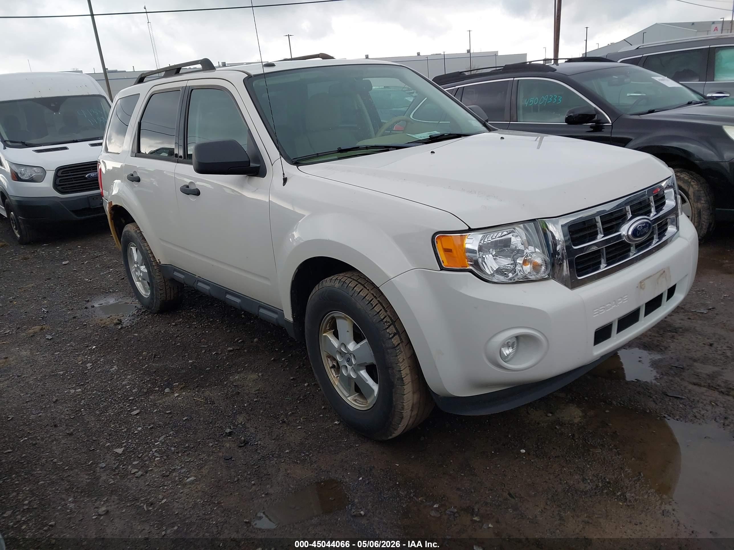2012 Ford Escape Xlt White vin: 1FMCU9D7XCKC48659