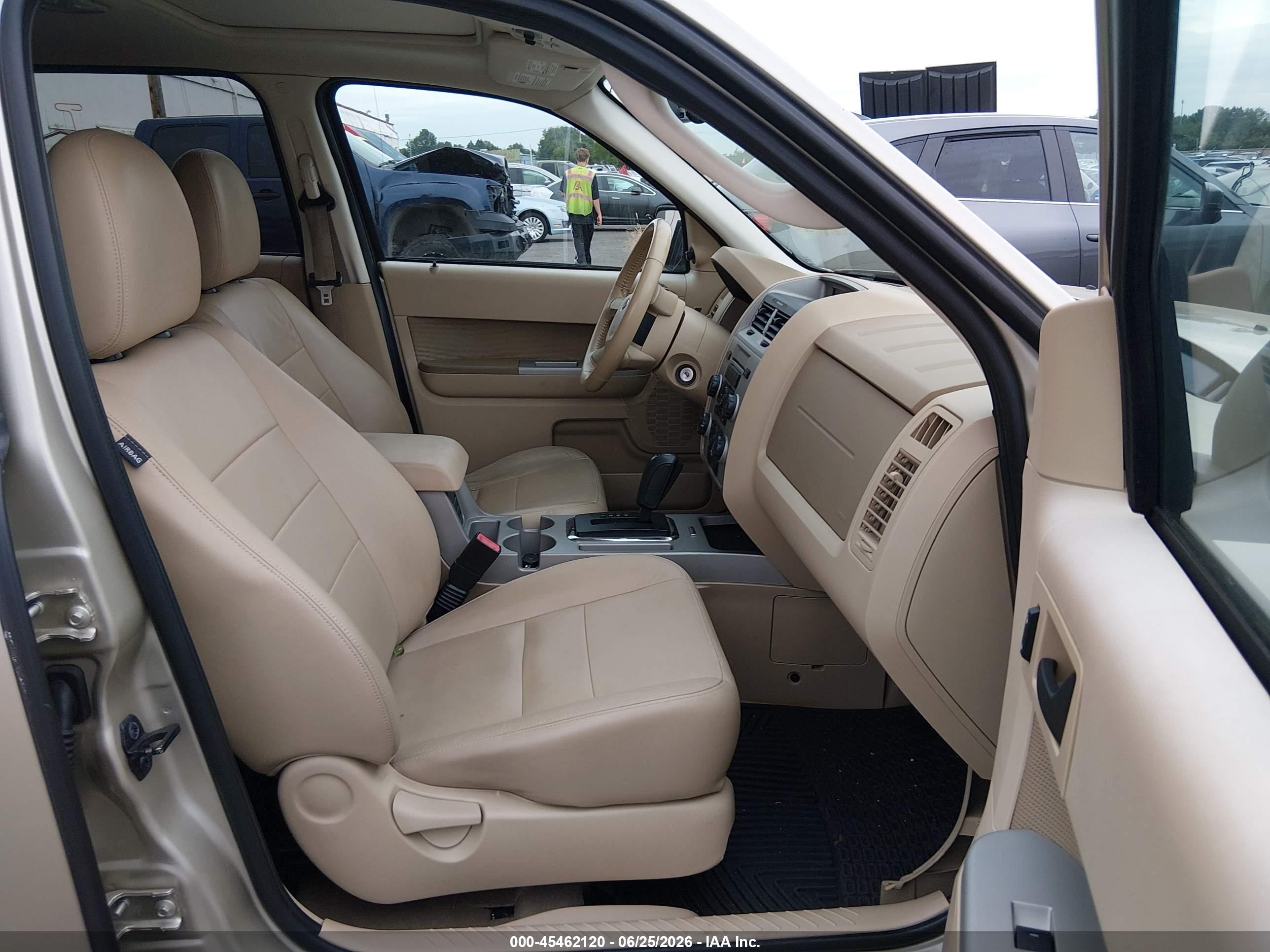 2010 Ford Escape Xlt Gold vin: 1FMCU9DG0AKC20821