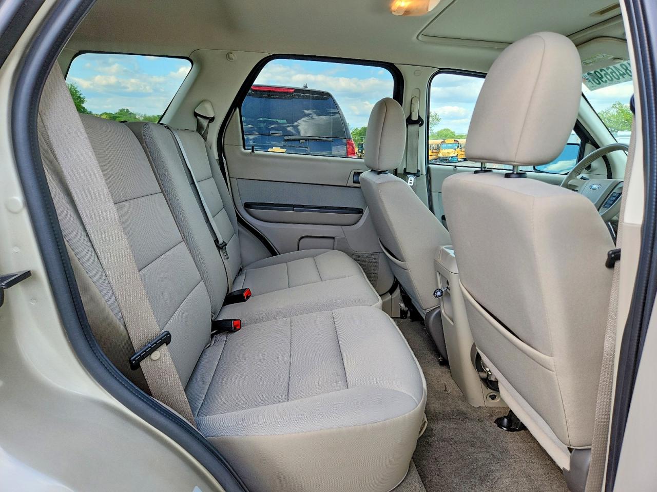 2010 Ford Escape Xlt Beige vin: 1FMCU9DG0AKD24399