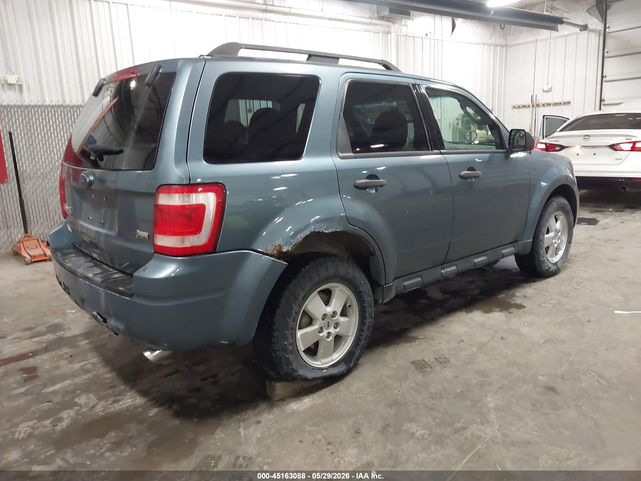 2011 Ford Escape Xlt Синий vin: 1FMCU9DG0BKA33984