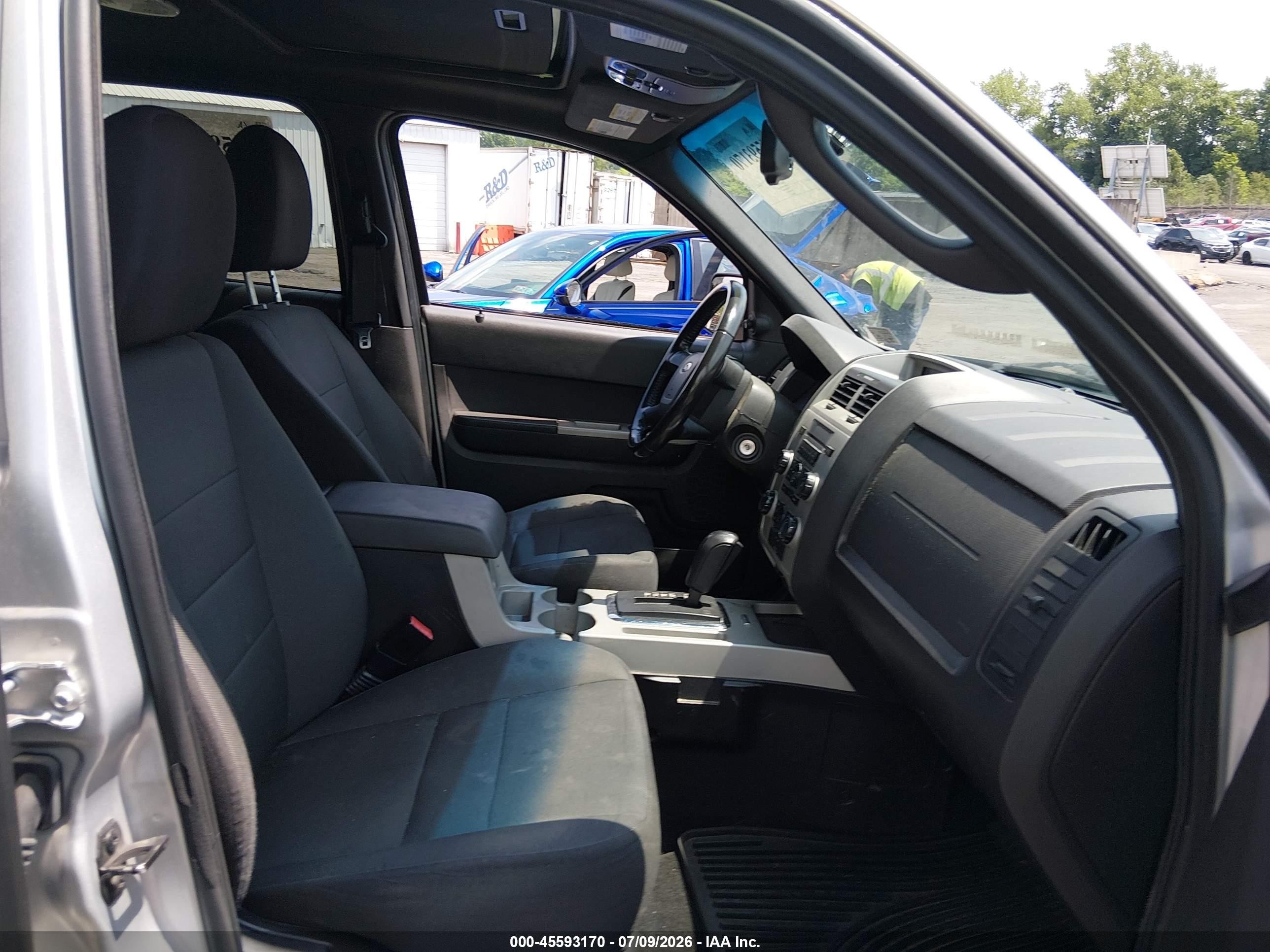 2010 Ford Escape Xlt Silver vin: 1FMCU9DG1AKC70966