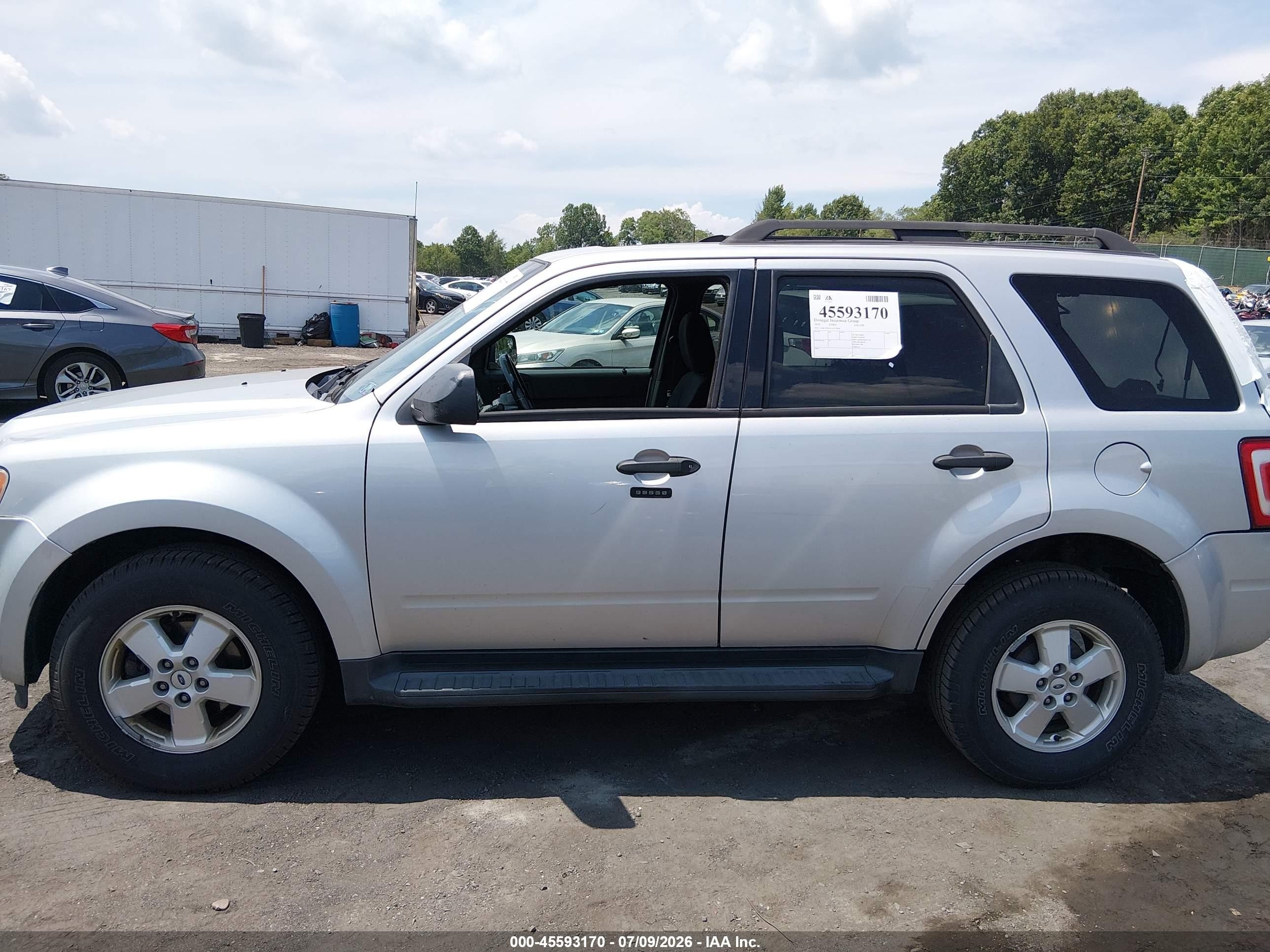 2010 Ford Escape Xlt Silver vin: 1FMCU9DG1AKC70966