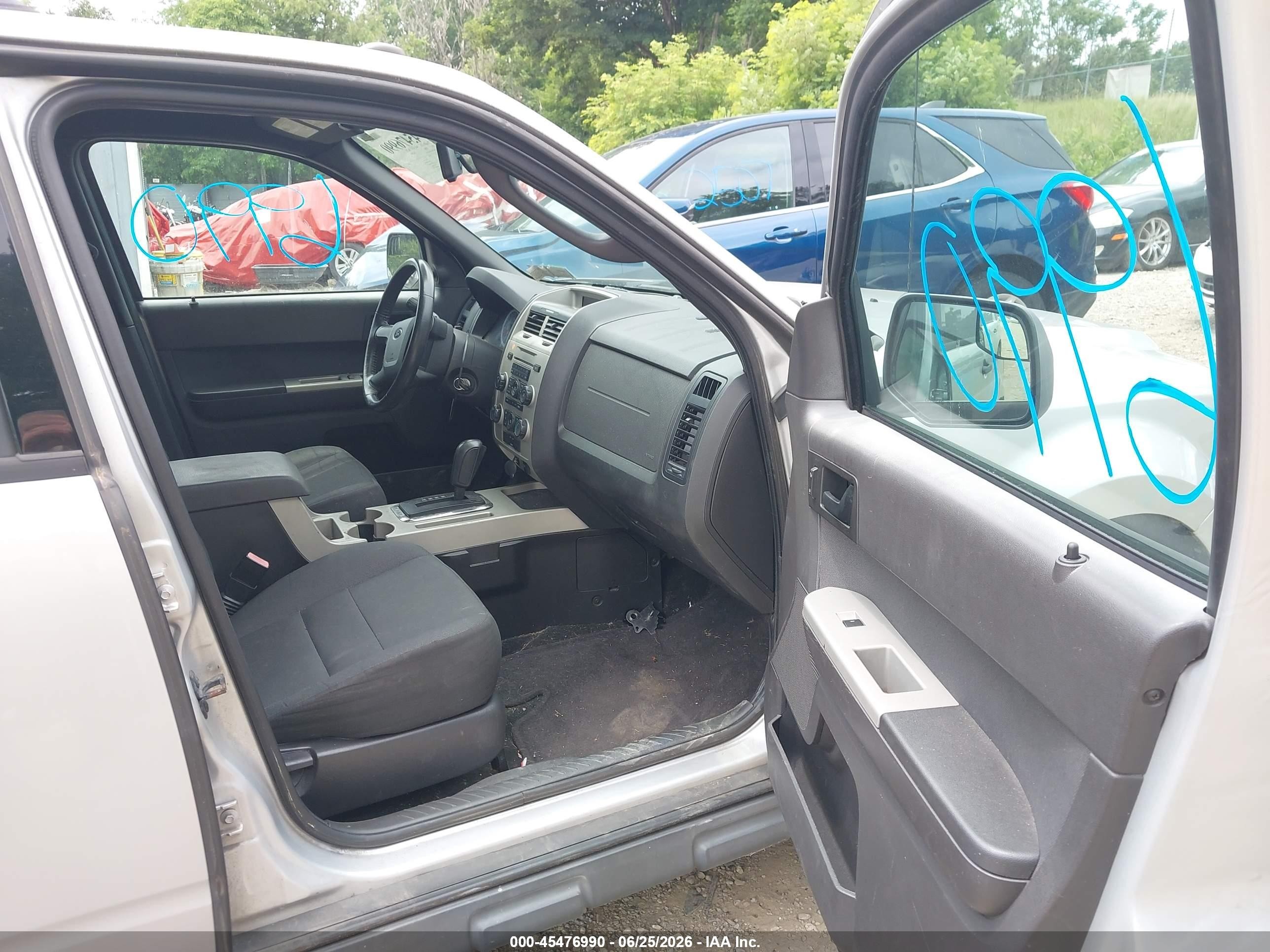 2011 Ford Escape Xlt Silver vin: 1FMCU9DG1BKA75452