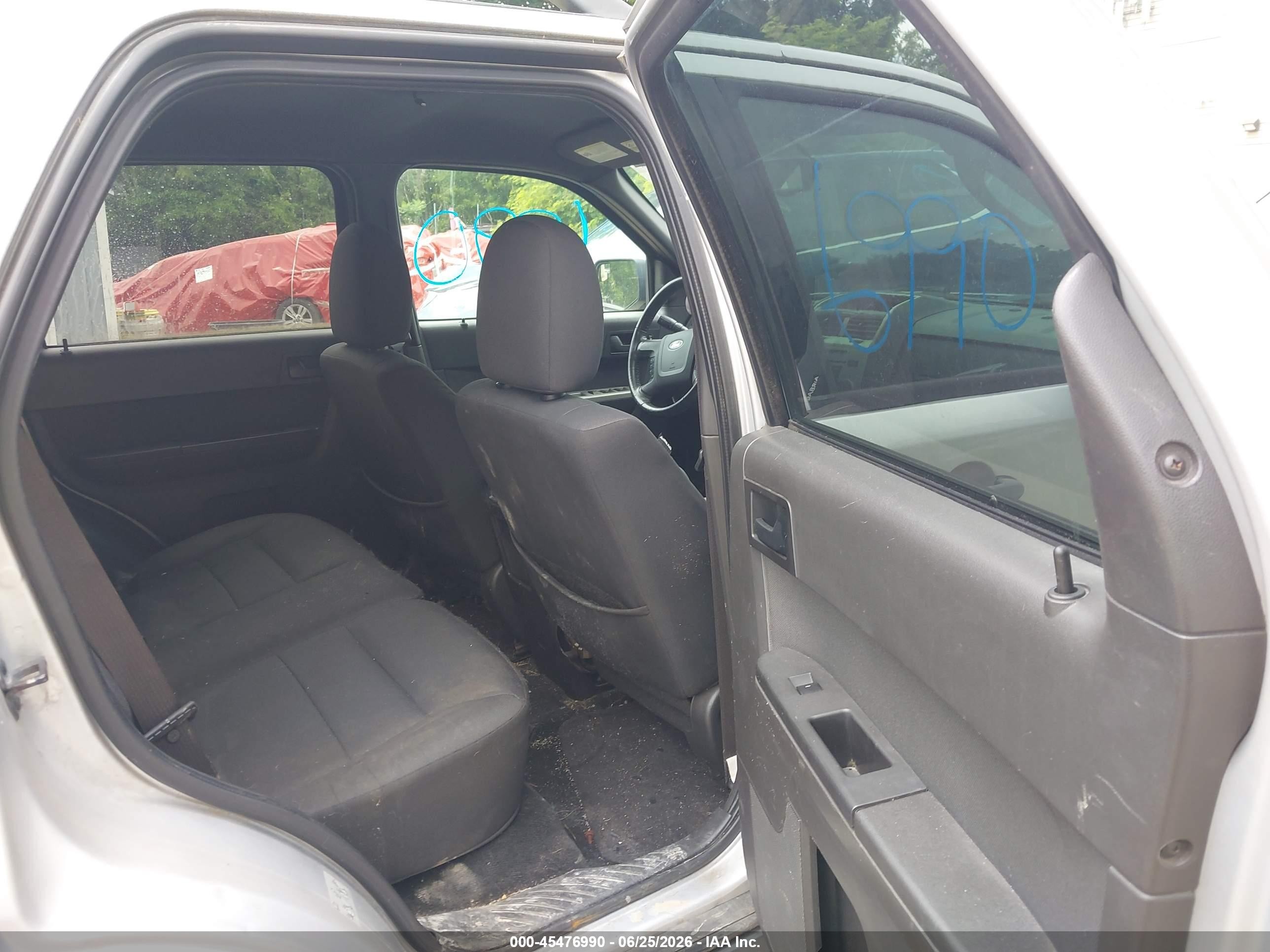 2011 Ford Escape Xlt Silver vin: 1FMCU9DG1BKA75452