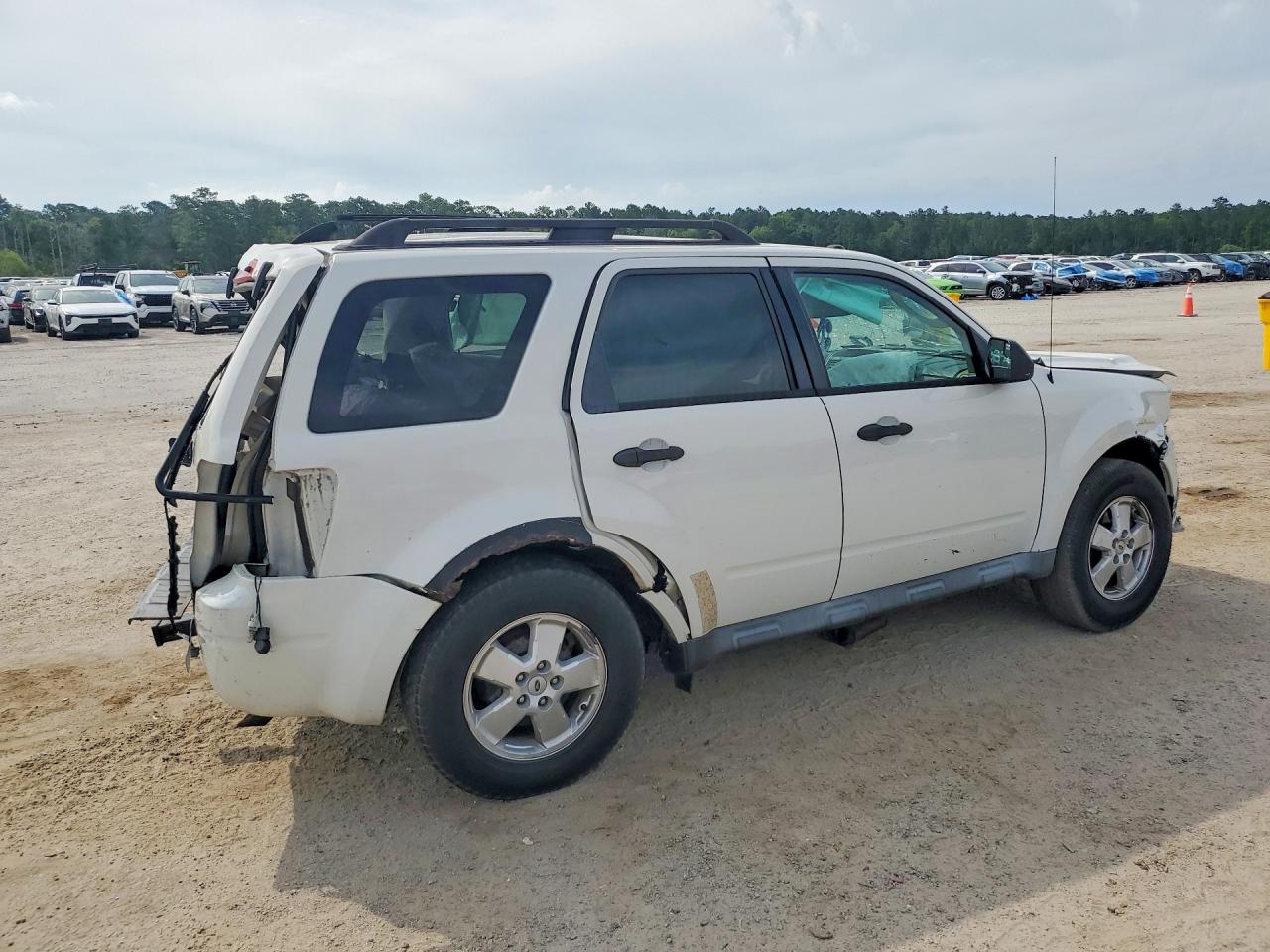 2011 Ford Escape Xlt White vin: 1FMCU9DG1BKC03138