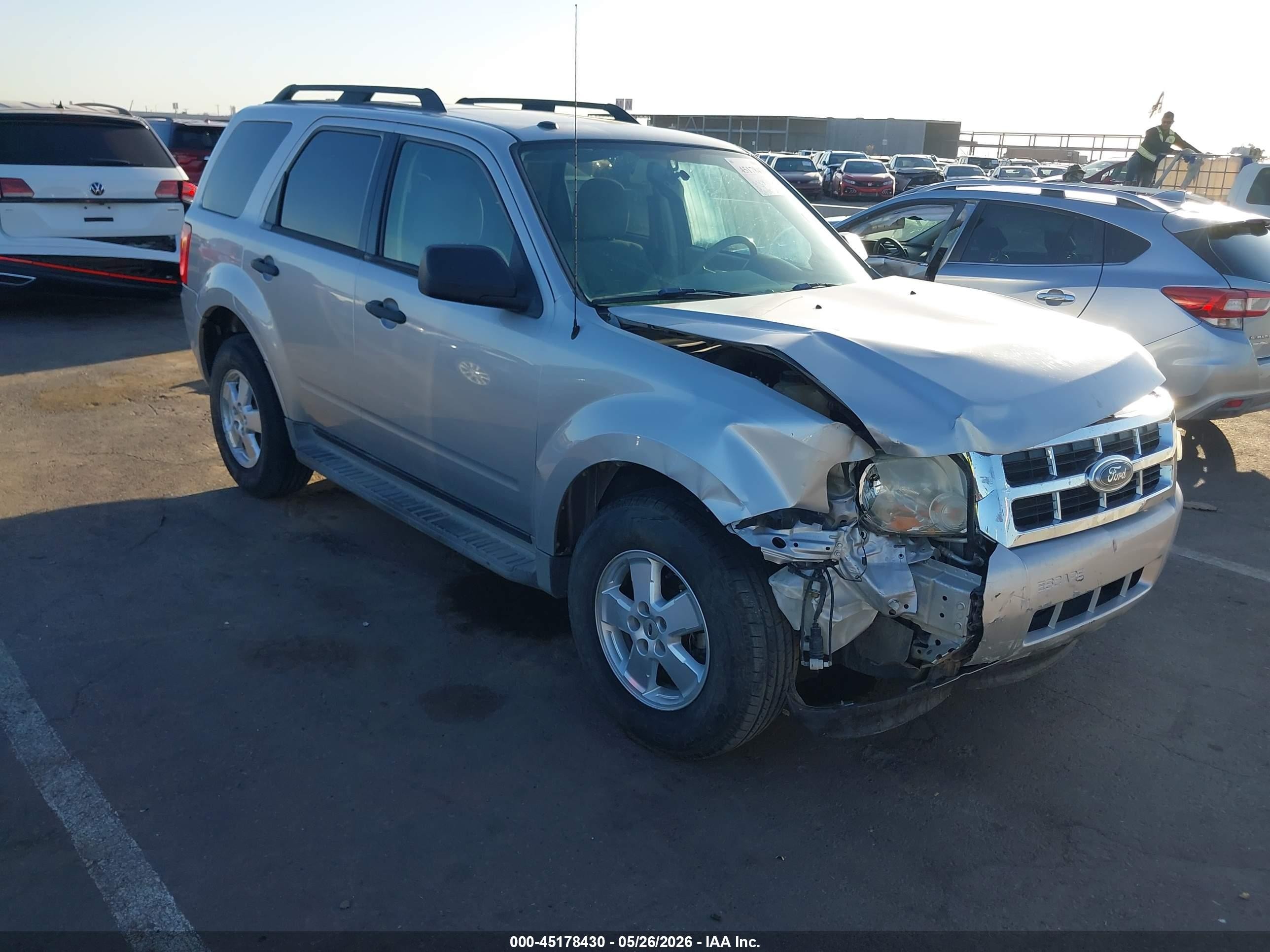 2010 Ford Escape Xlt Silver vin: 1FMCU9DG2AKC25504