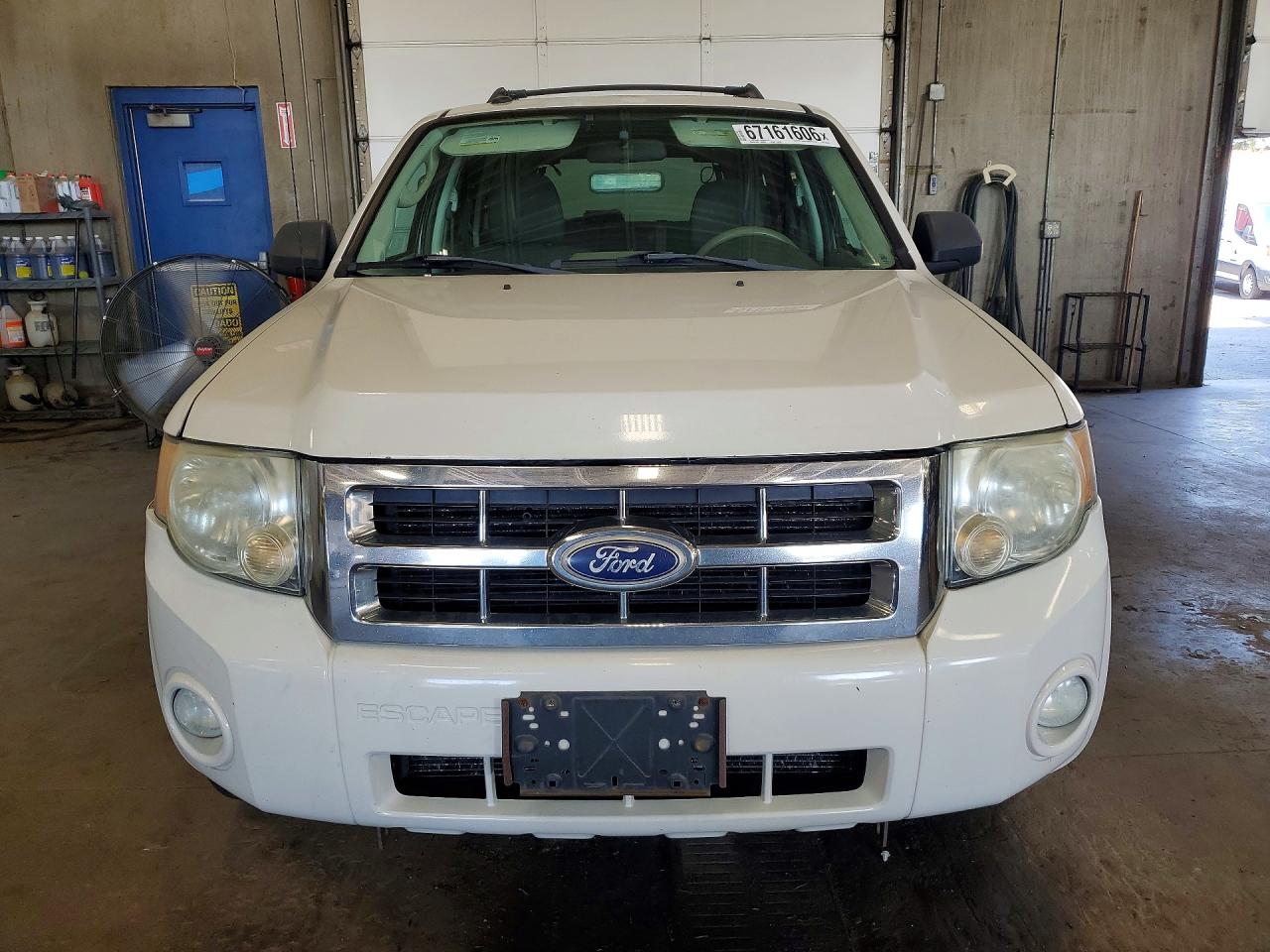 2010 Ford Escape Xlt Белый vin: 1FMCU9DG3AKA81056