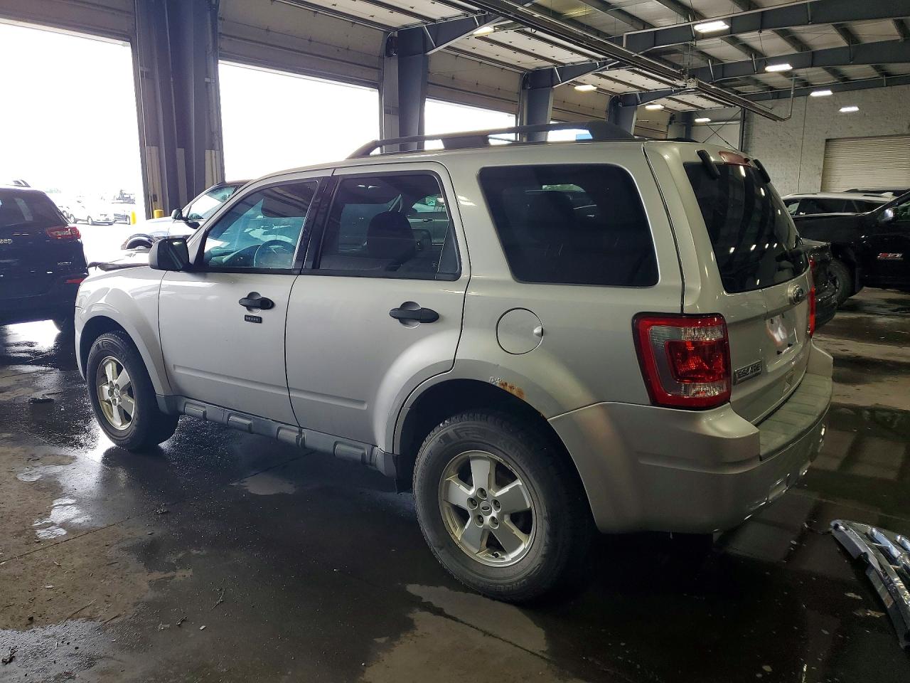 2011 Ford Escape Xlt Silver vin: 1FMCU9DG3BKC38974