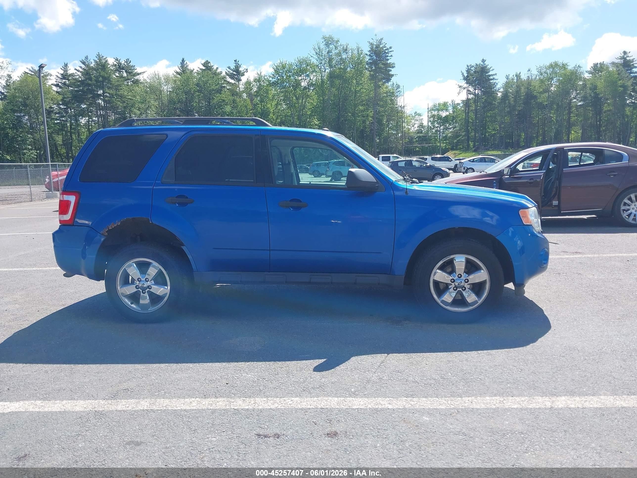 2012 Ford Escape Xlt Blue vin: 1FMCU9DG3CKC74214