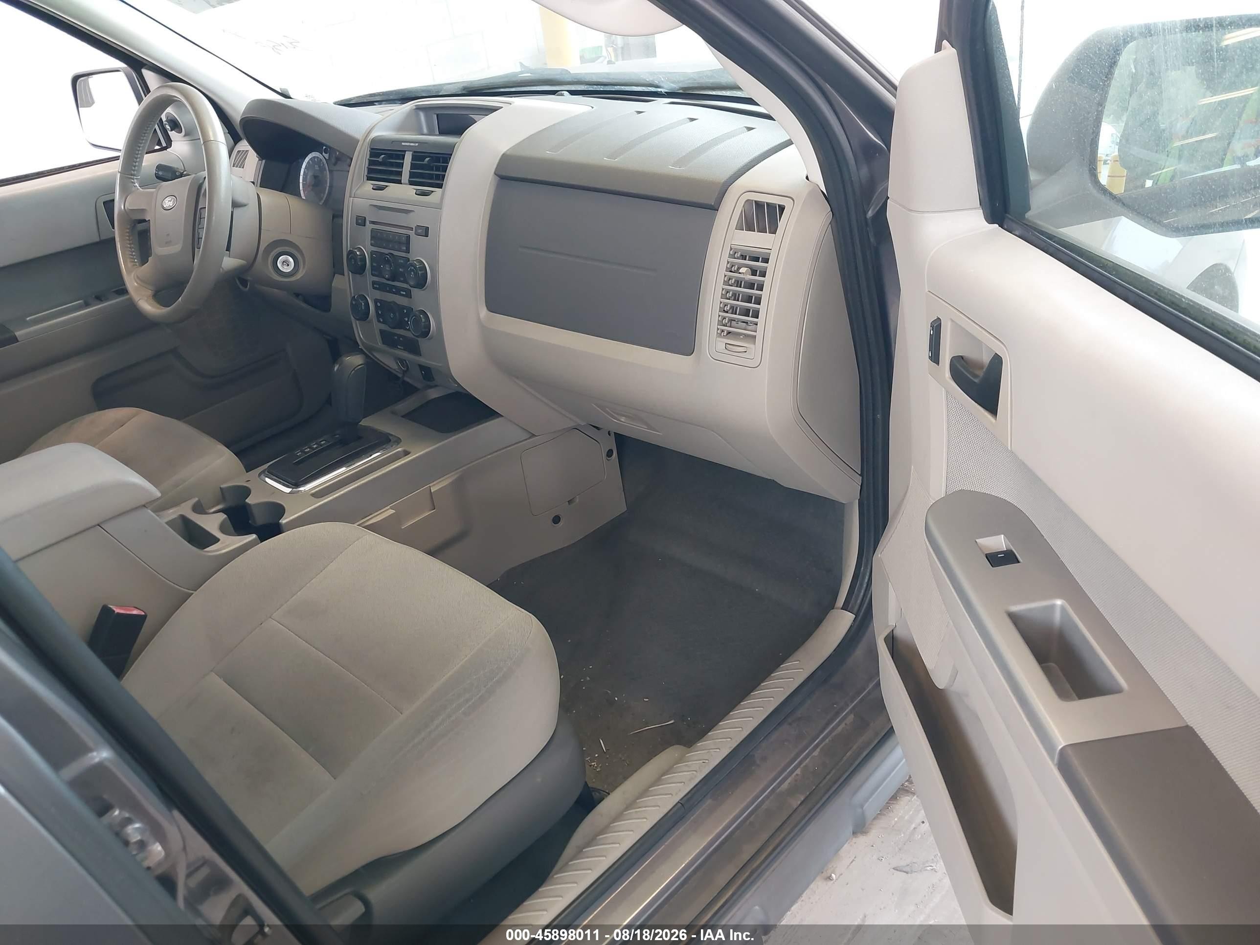 2010 Ford Escape Xlt Серый vin: 1FMCU9DG4AKB77018
