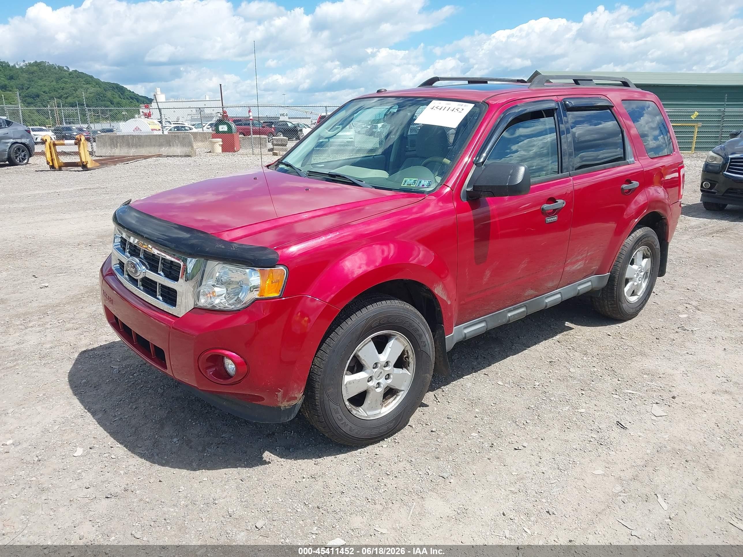 2011 Ford Escape Xlt Red vin: 1FMCU9DG4BKA32191