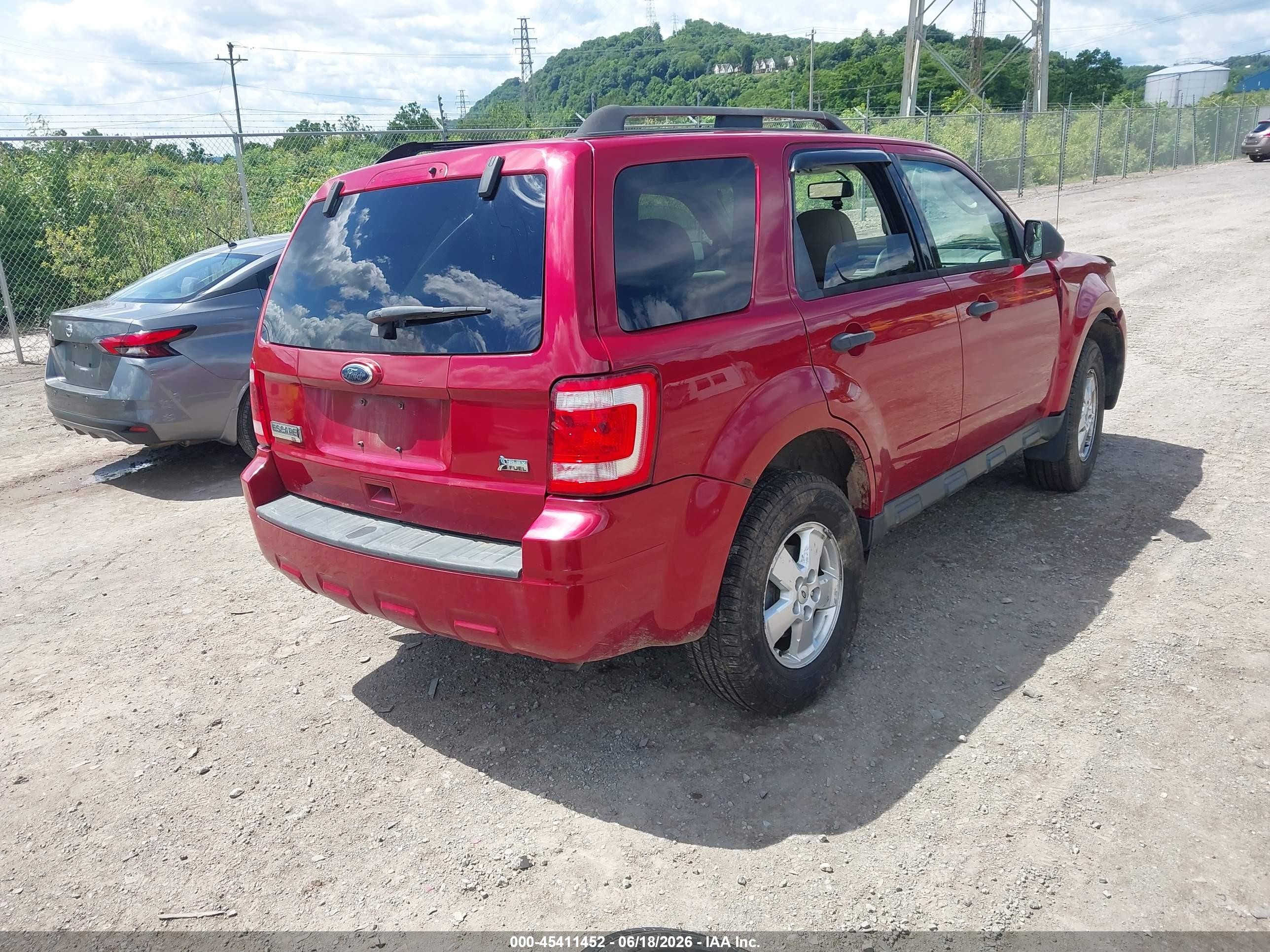2011 Ford Escape Xlt Red vin: 1FMCU9DG4BKA32191