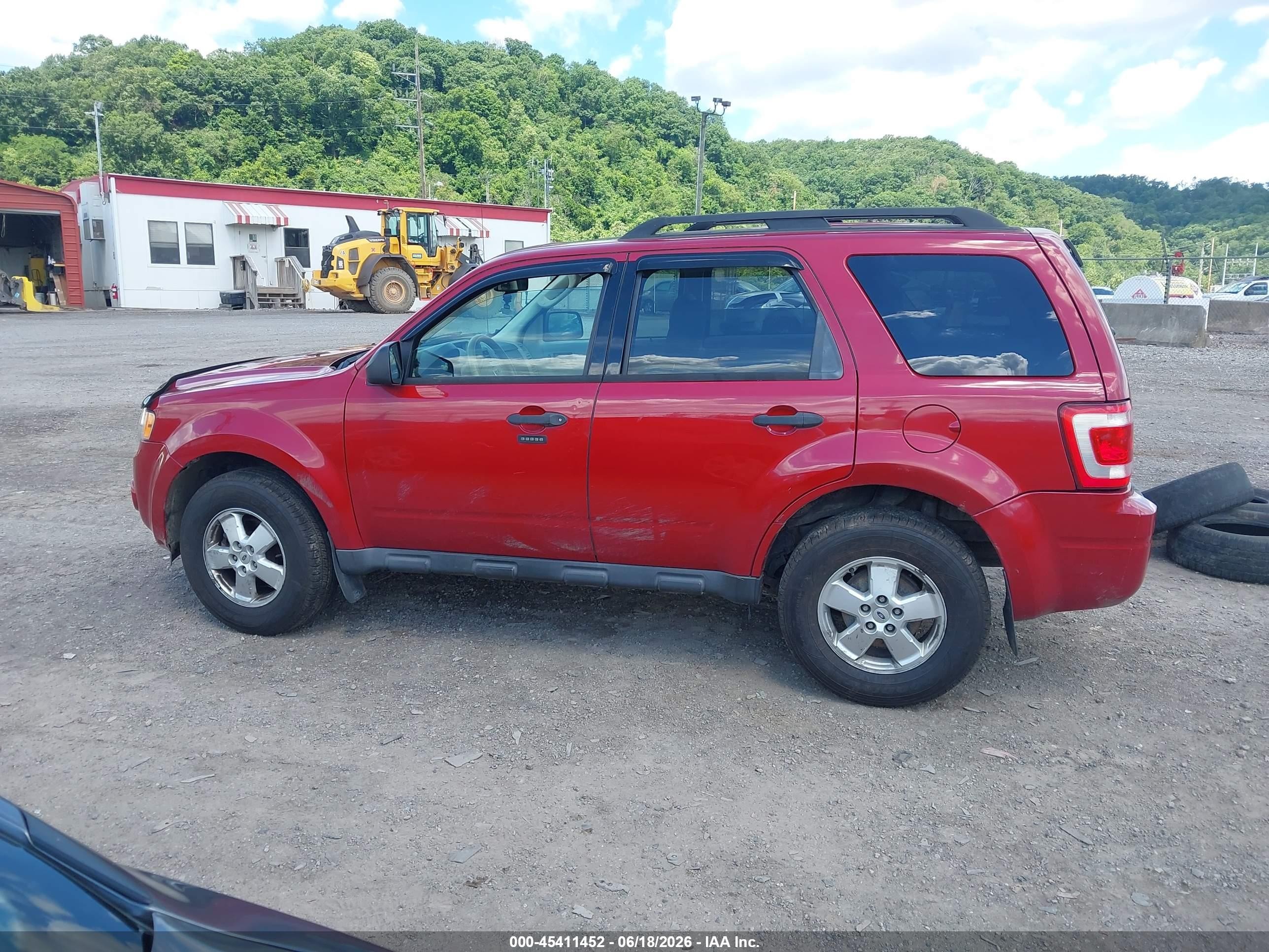 2011 Ford Escape Xlt Red vin: 1FMCU9DG4BKA32191