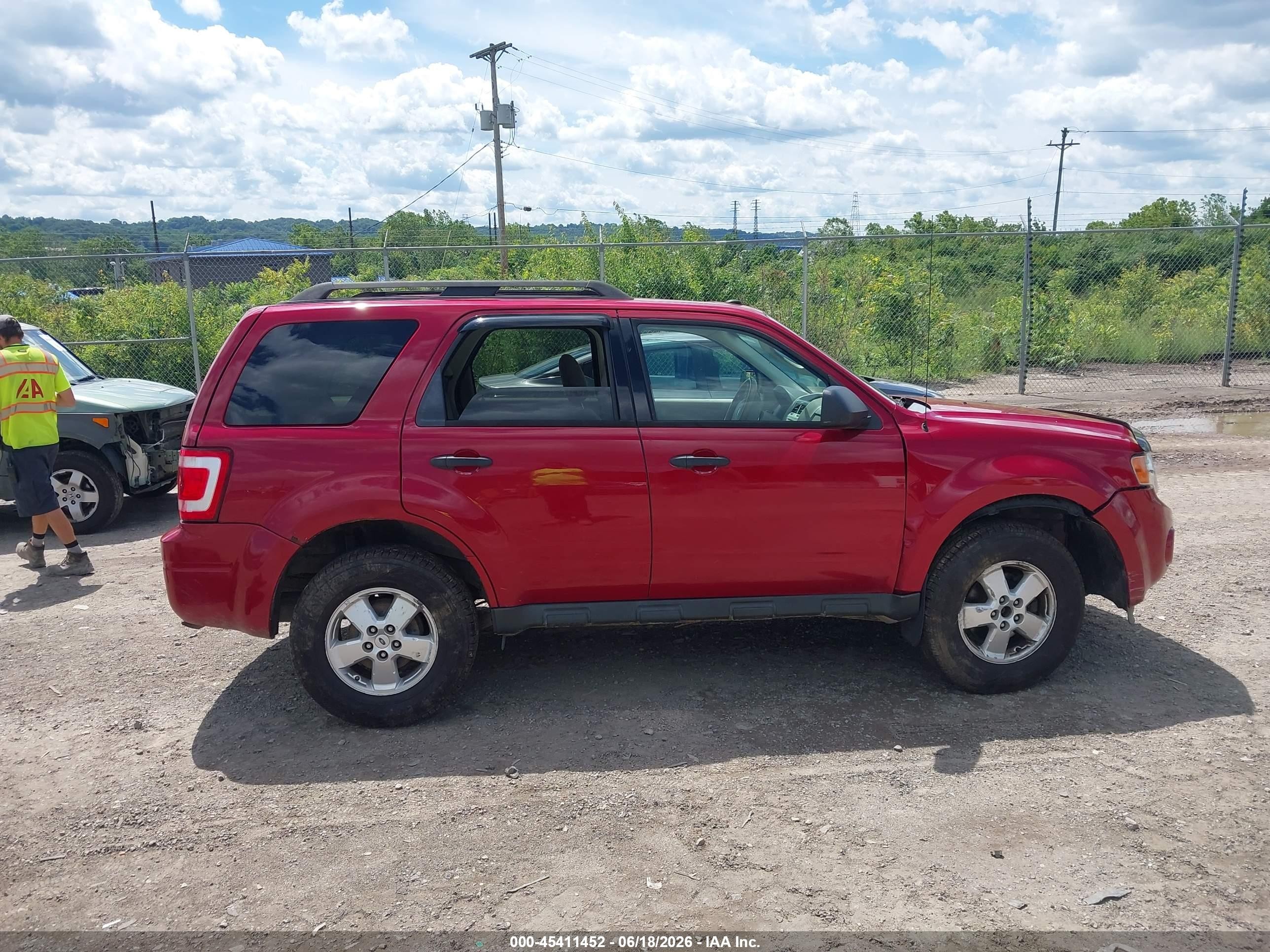 2011 Ford Escape Xlt Red vin: 1FMCU9DG4BKA32191