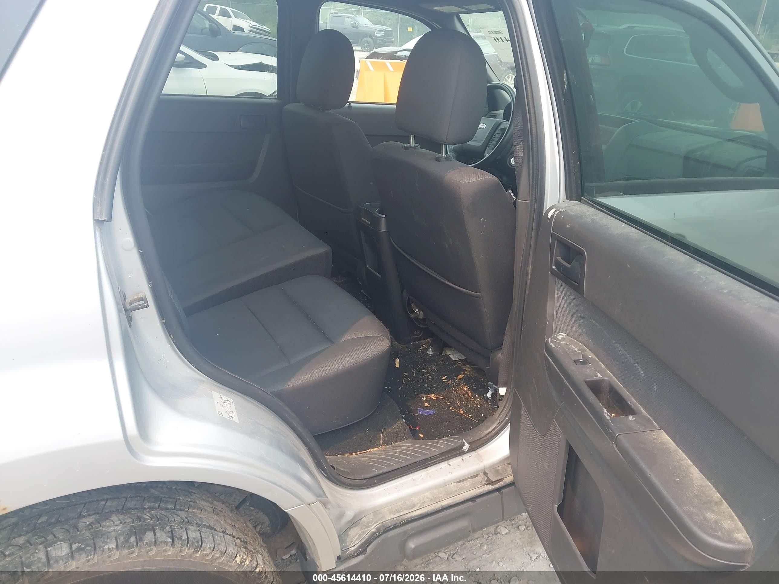2011 Ford Escape Xlt Silver vin: 1FMCU9DG4BKB10839