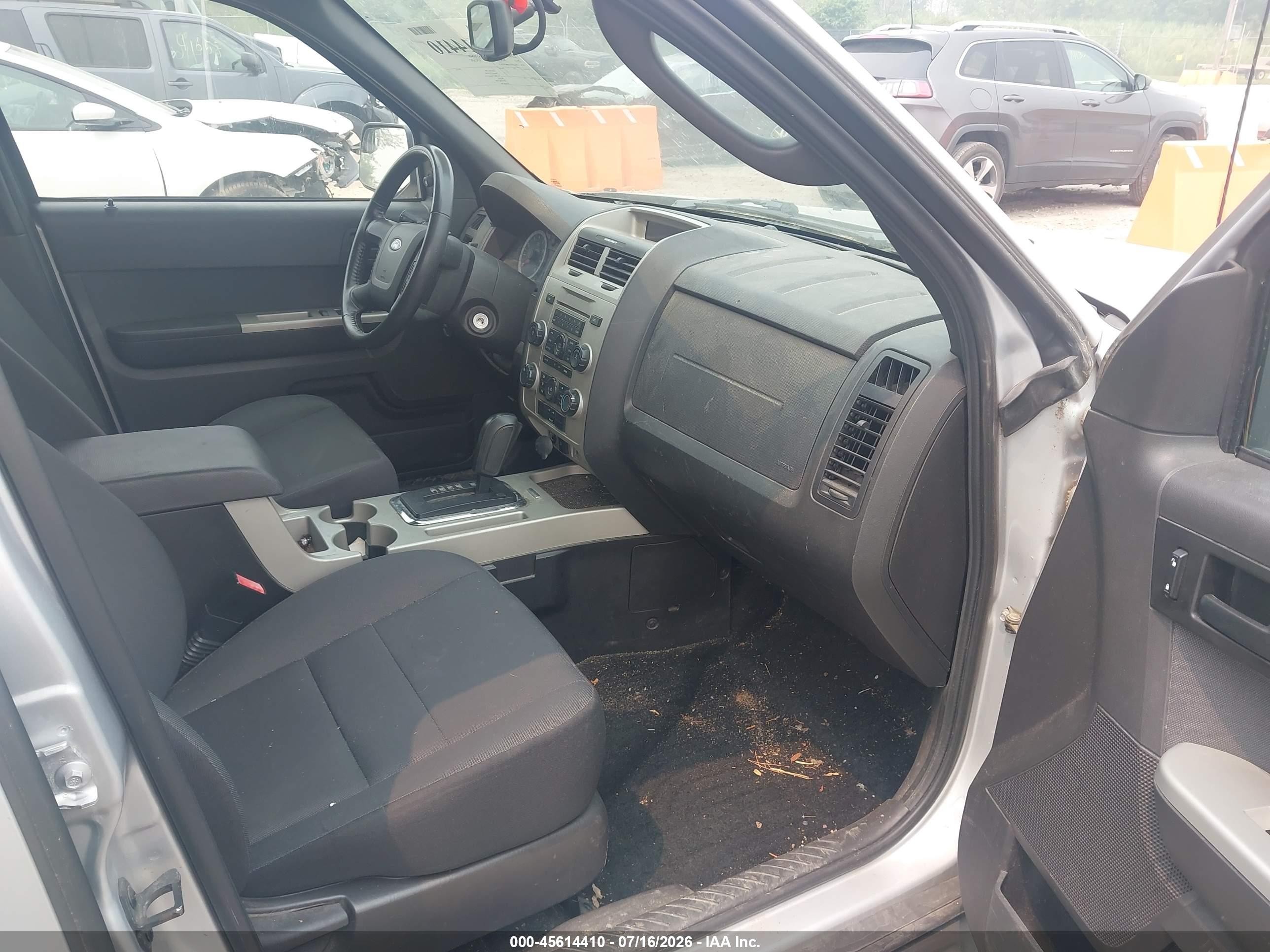 2011 Ford Escape Xlt Silver vin: 1FMCU9DG4BKB10839