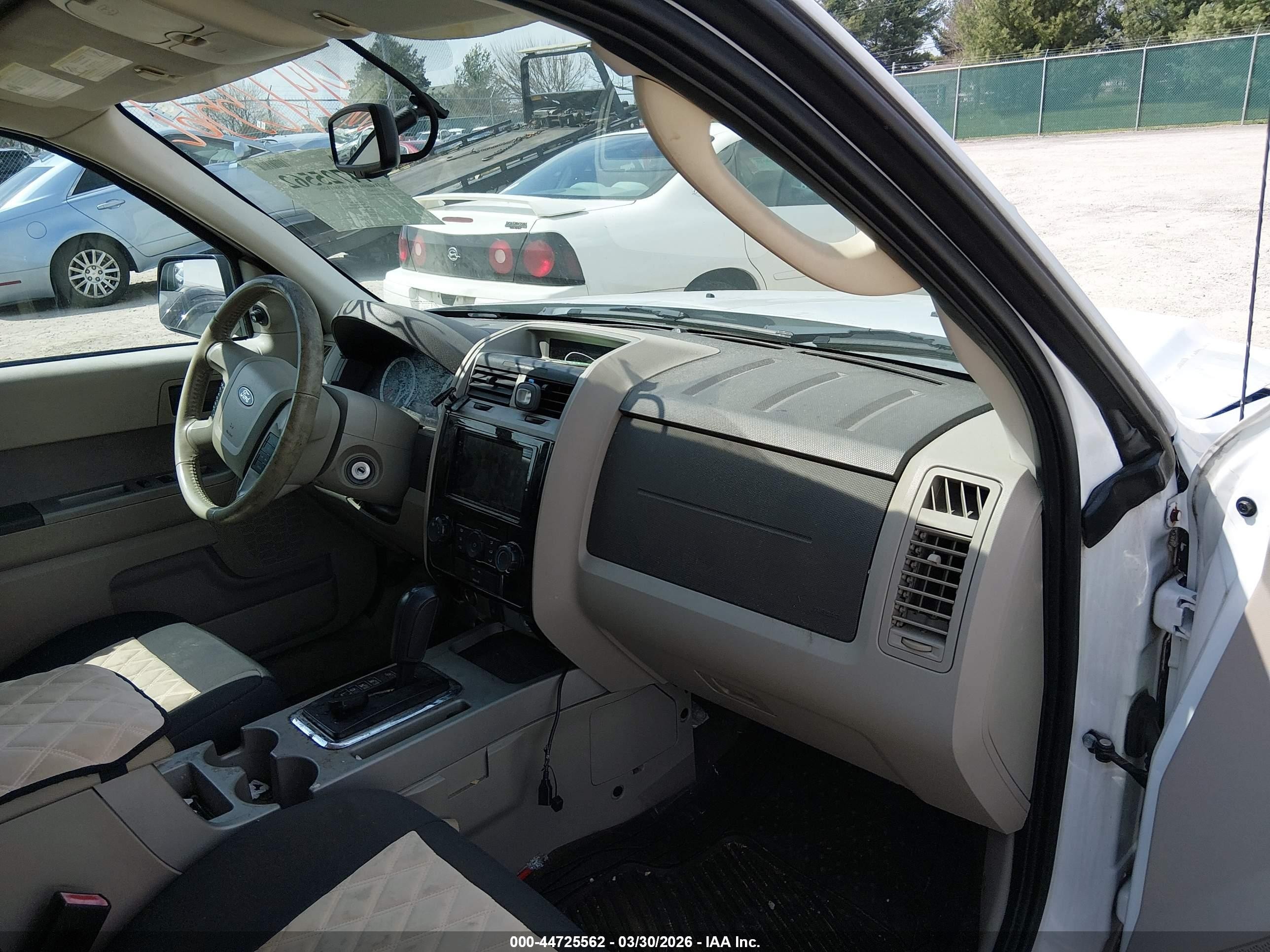 2011 Ford Escape Xlt Белый vin: 1FMCU9DG4BKB99571