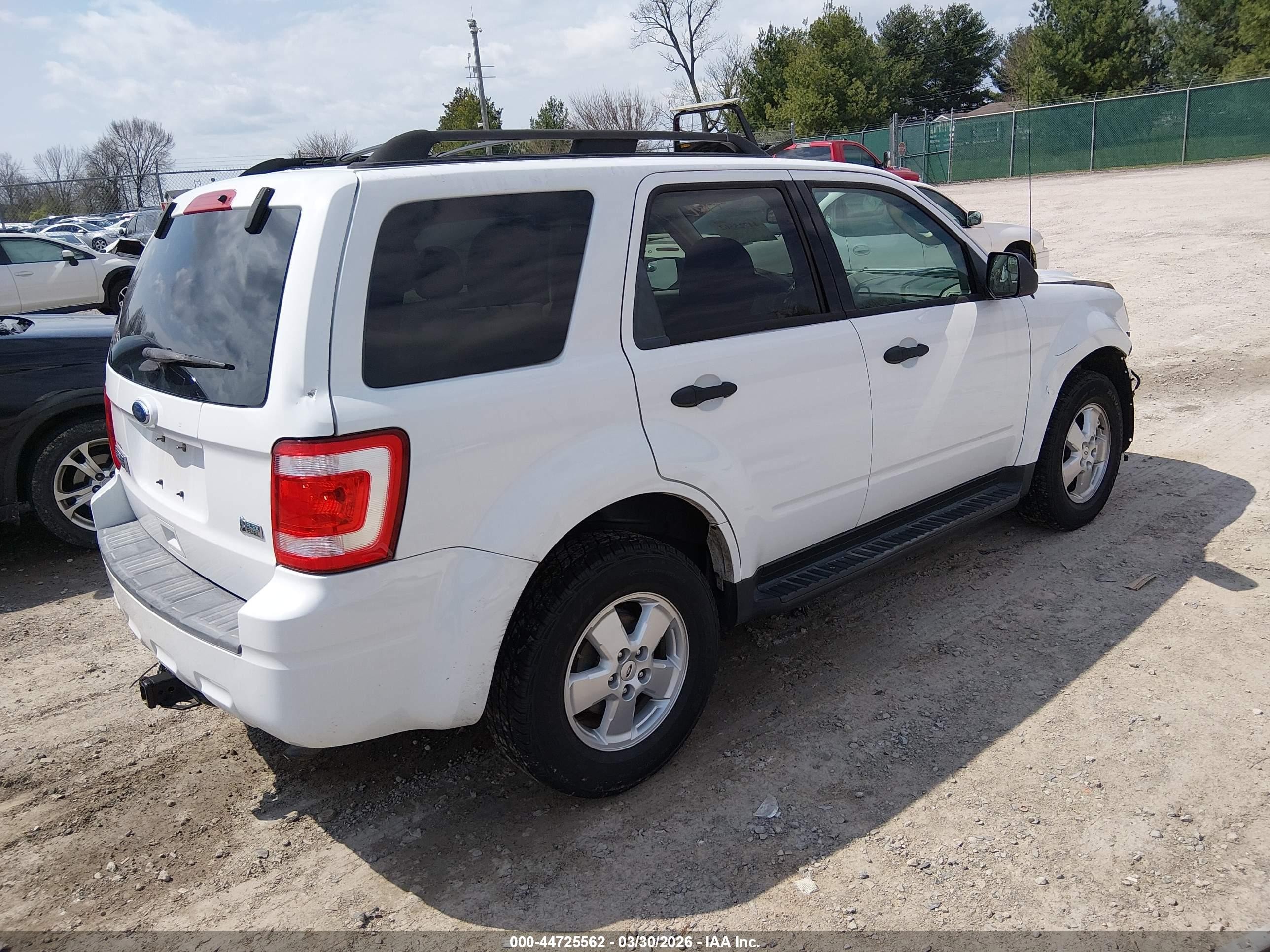 2011 Ford Escape Xlt Белый vin: 1FMCU9DG4BKB99571