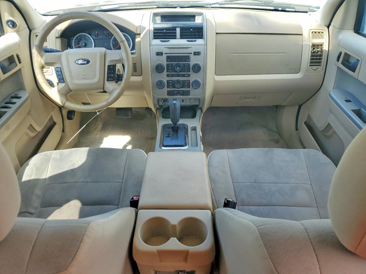 2010 Ford Escape Xlt Желто-коричневый vin: 1FMCU9DG5AKB81322