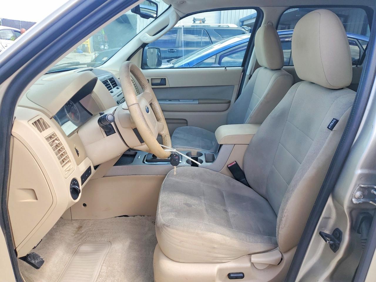 2010 Ford Escape Xlt Желто-коричневый vin: 1FMCU9DG5AKB81322