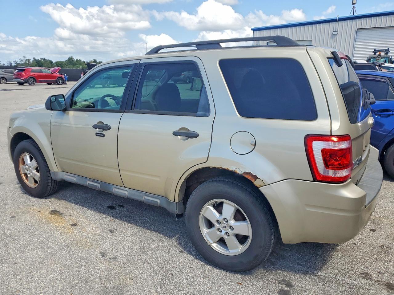 2010 Ford Escape Xlt Желто-коричневый vin: 1FMCU9DG5AKB81322