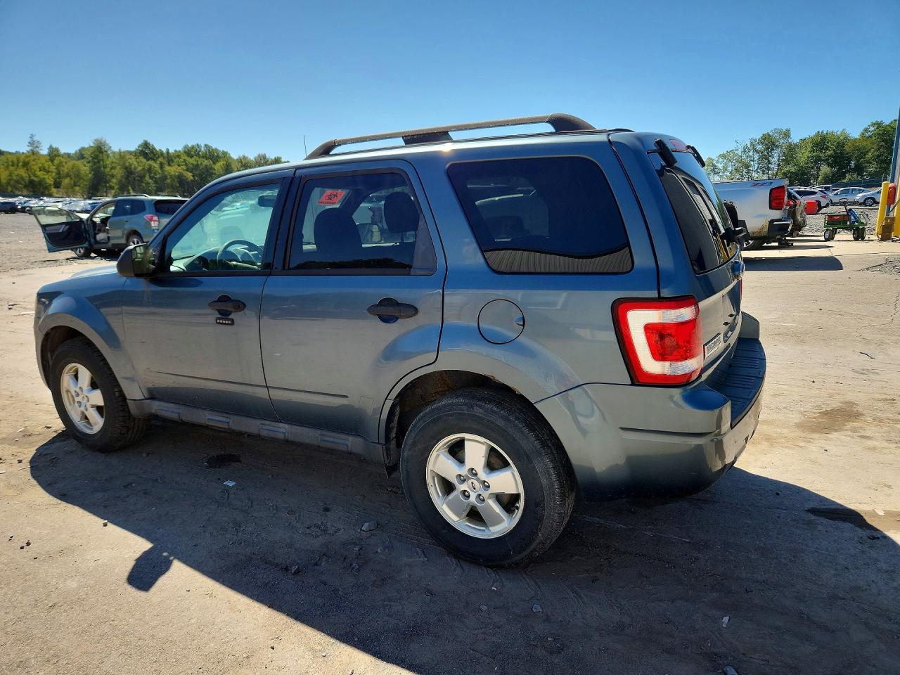 2010 Ford Escape Xlt Blue vin: 1FMCU9DG5AKD24169