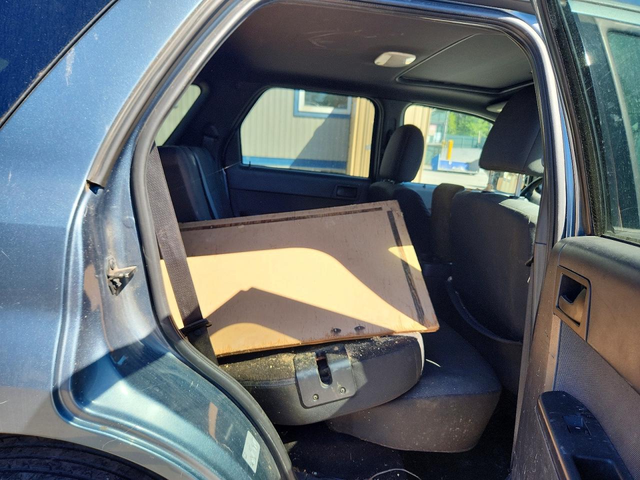 2010 Ford Escape Xlt Blue vin: 1FMCU9DG5AKD24169