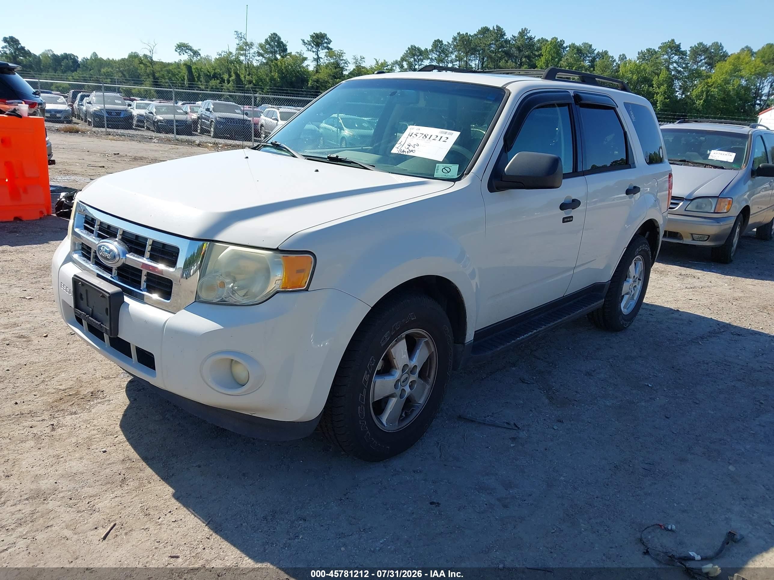 2011 Ford Escape Xlt White vin: 1FMCU9DG5BKA36217