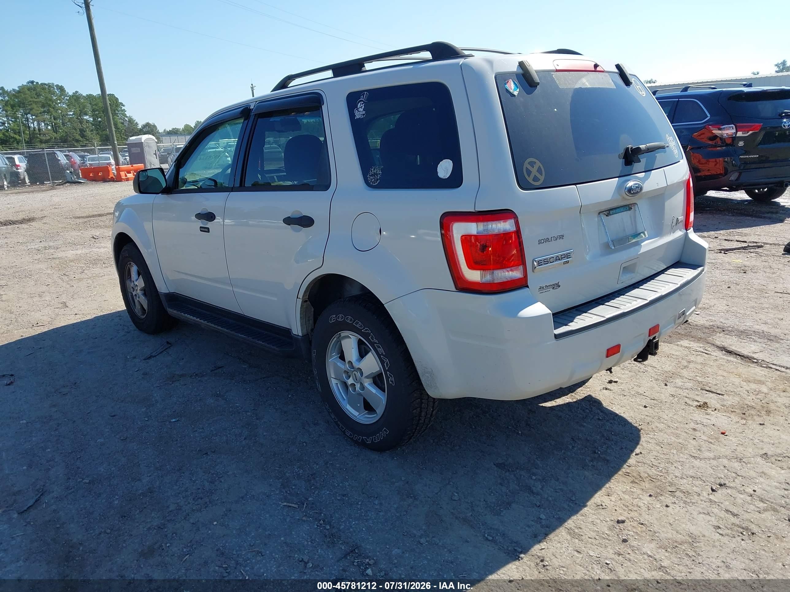 2011 Ford Escape Xlt White vin: 1FMCU9DG5BKA36217