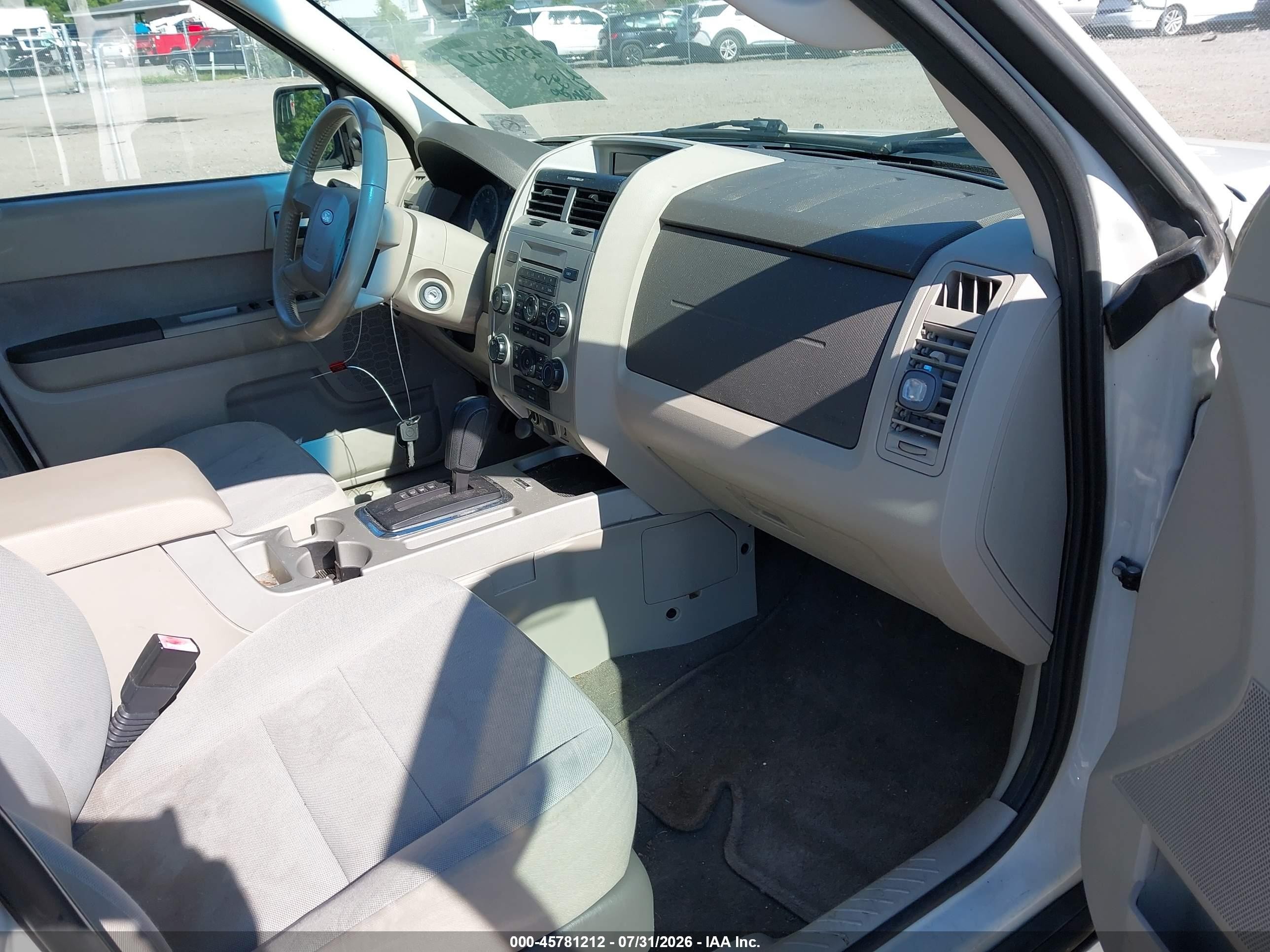 2011 Ford Escape Xlt White vin: 1FMCU9DG5BKA36217