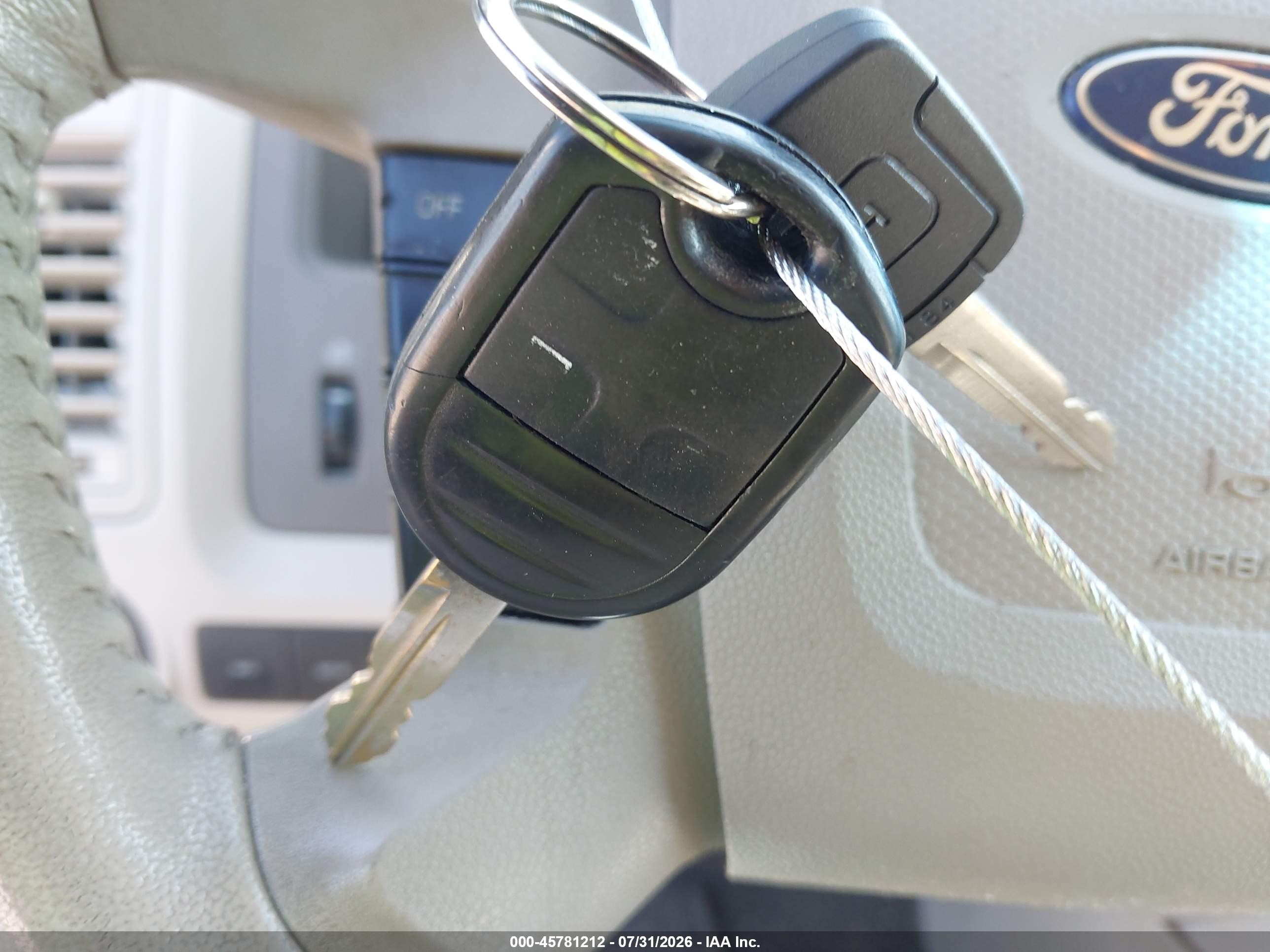 2011 Ford Escape Xlt White vin: 1FMCU9DG5BKA36217