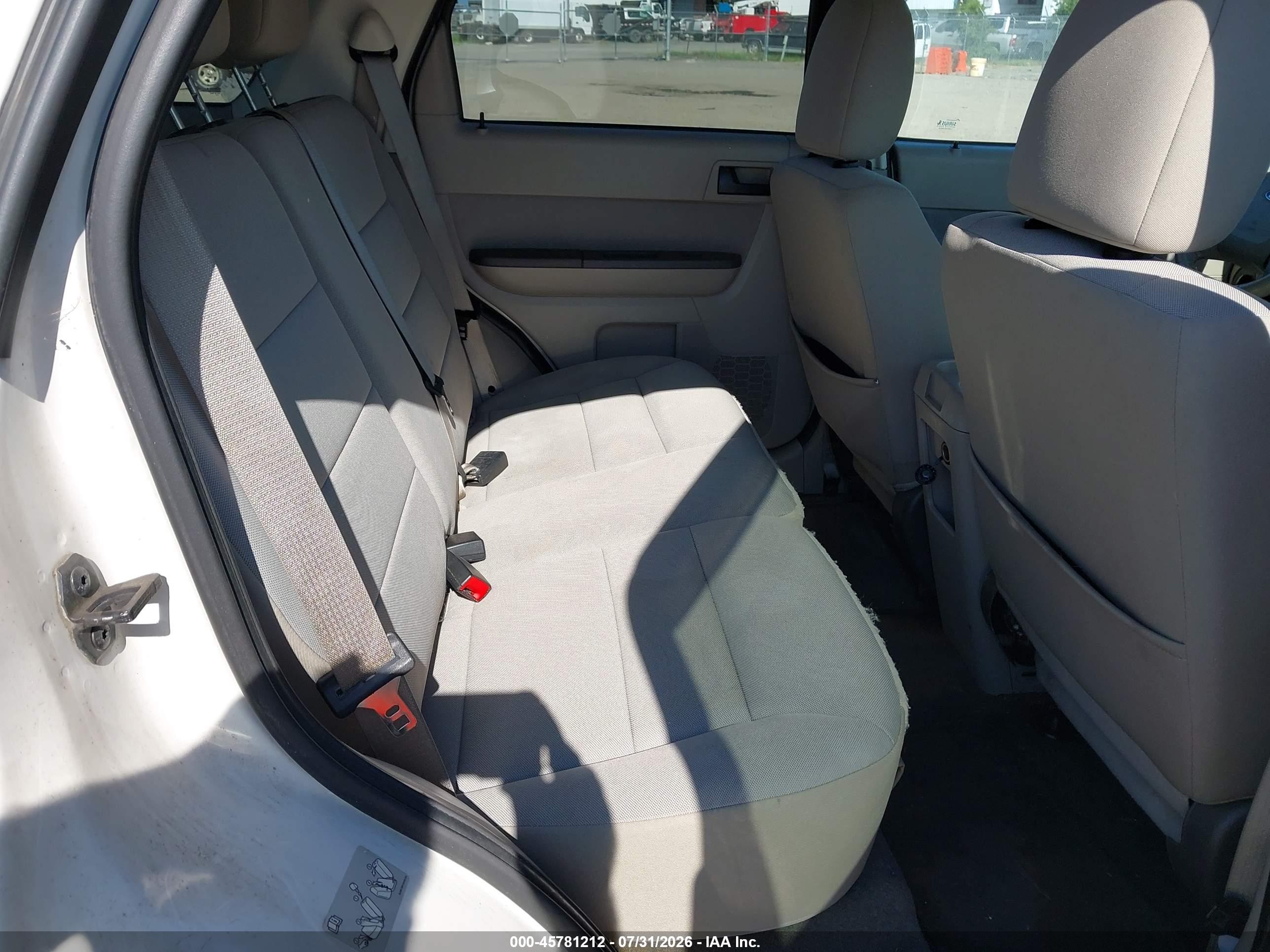 2011 Ford Escape Xlt White vin: 1FMCU9DG5BKA36217