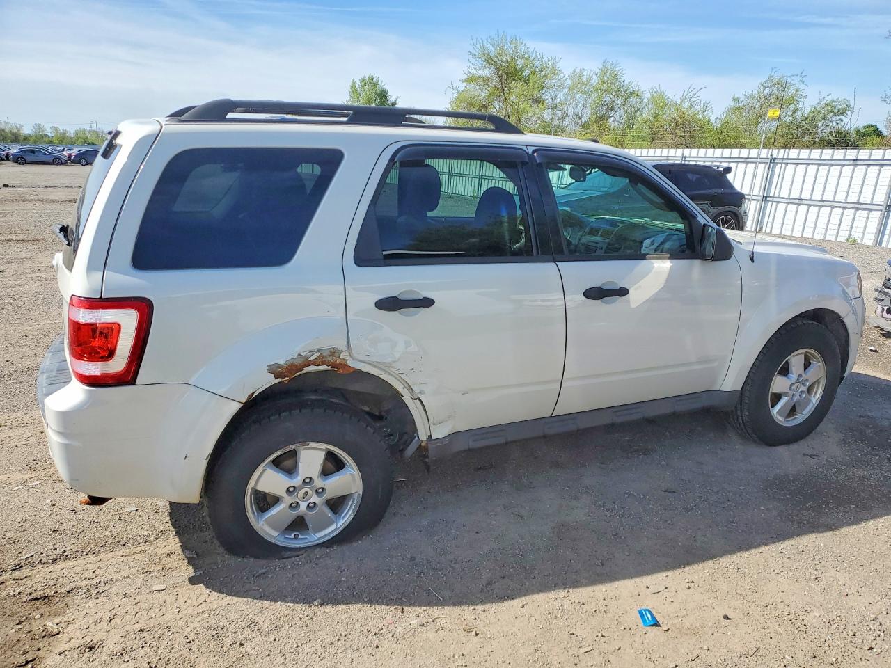 2011 Ford Escape Xlt White vin: 1FMCU9DG5BKB41842