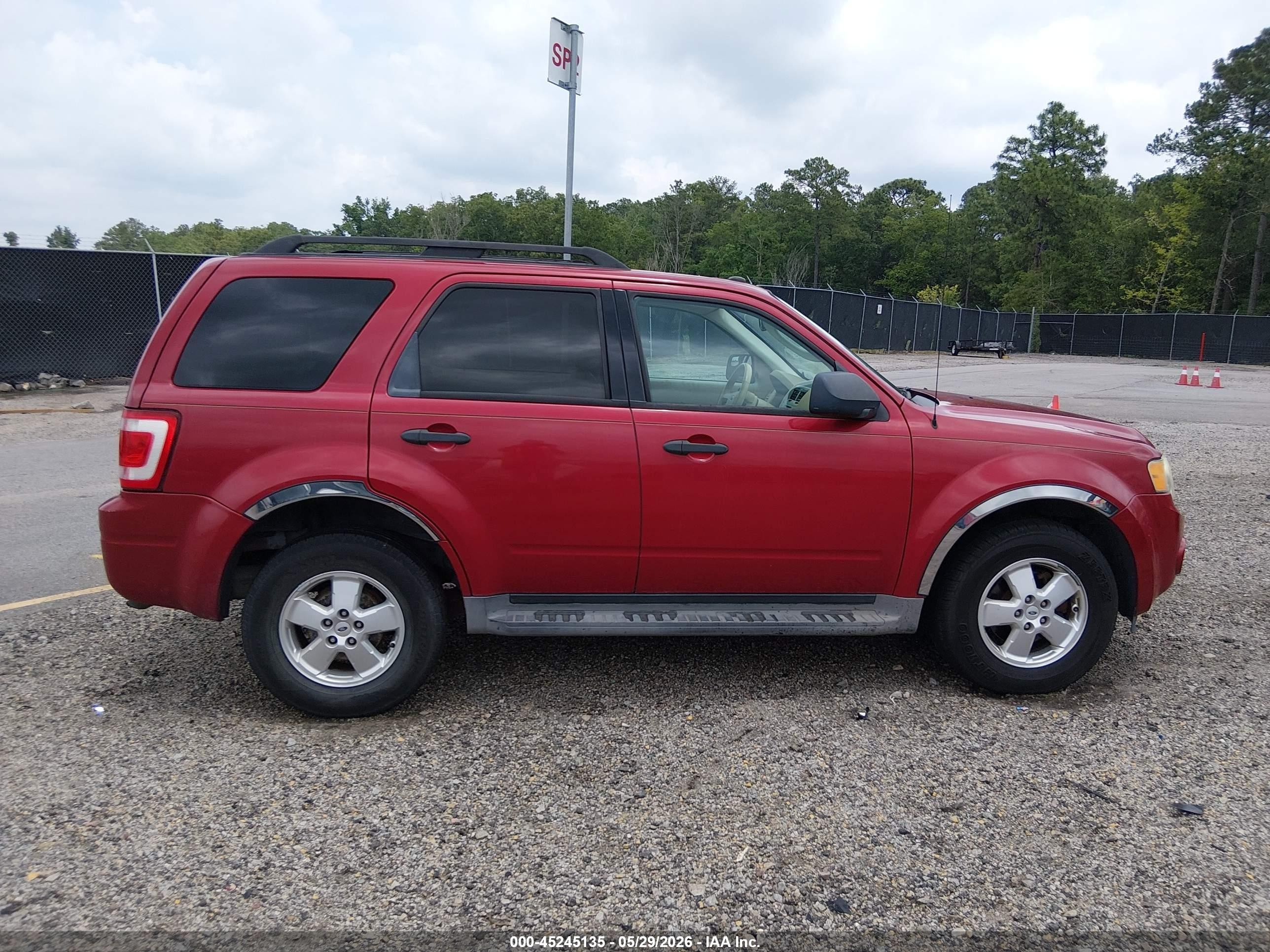 2011 Ford Escape Xlt Red vin: 1FMCU9DG5BKC35803