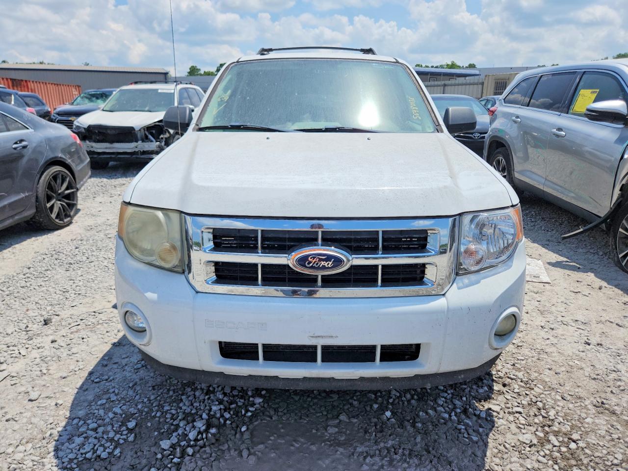 2010 Ford Escape White vin: 1FMCU9DG6AKC27904
