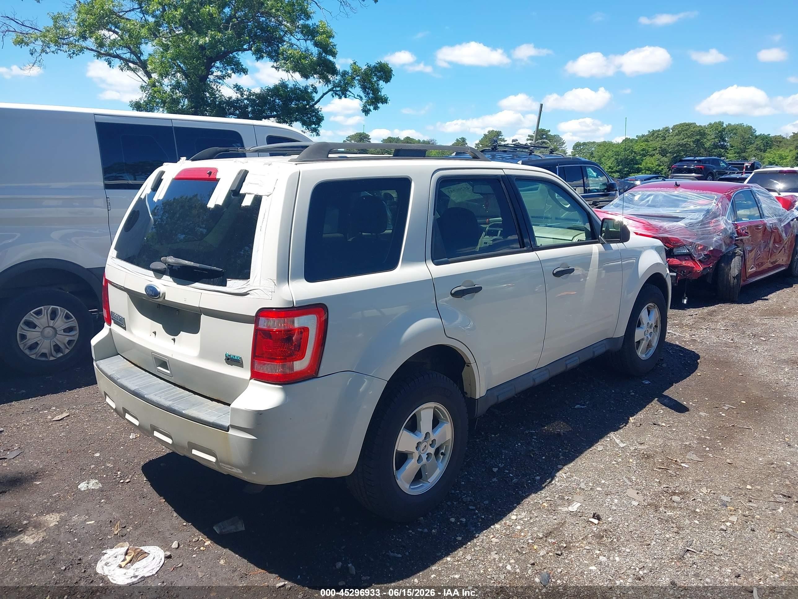 2012 Ford Escape Xlt White vin: 1FMCU9DG6CKA12185