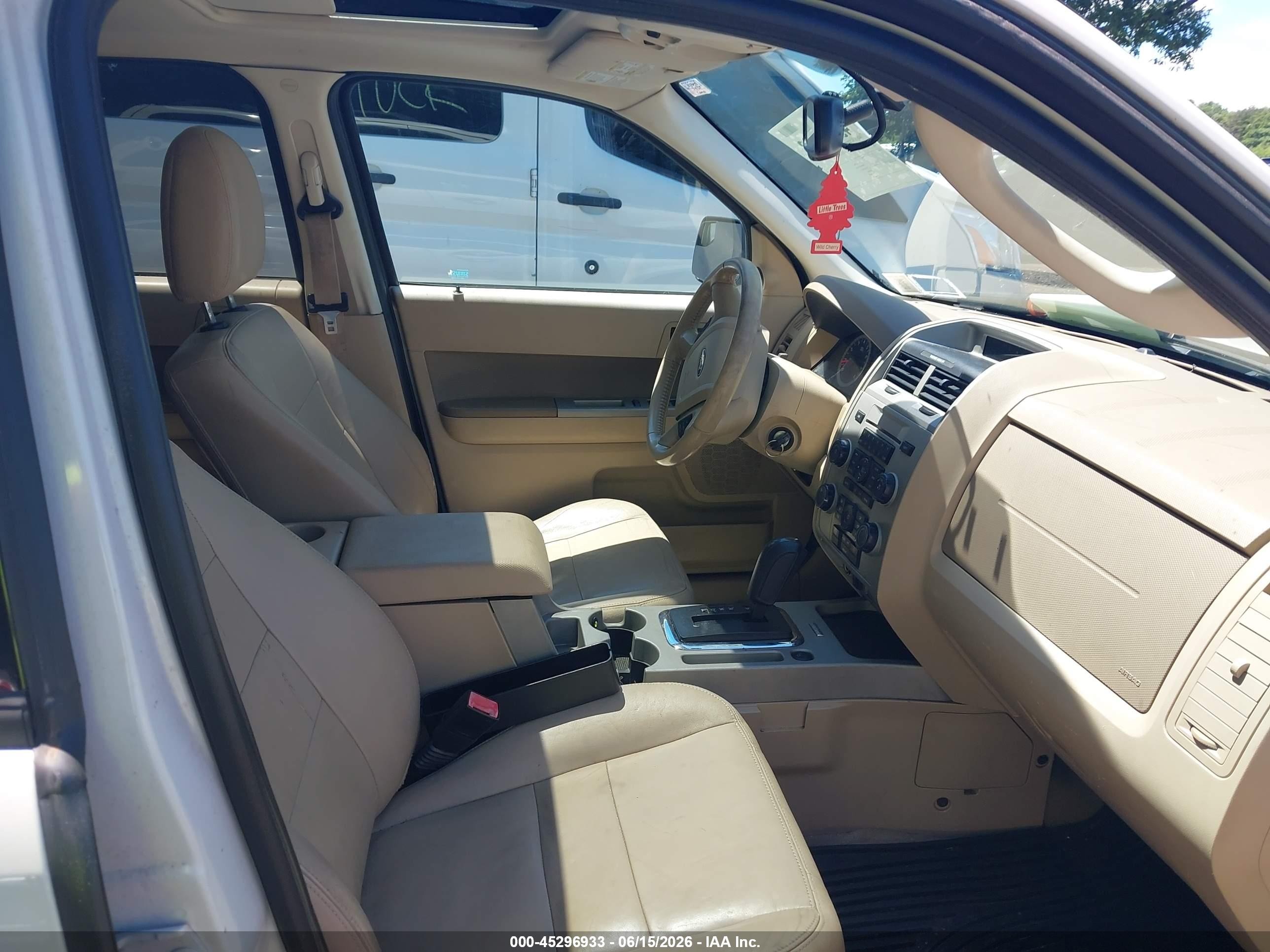 2012 Ford Escape Xlt White vin: 1FMCU9DG6CKA12185