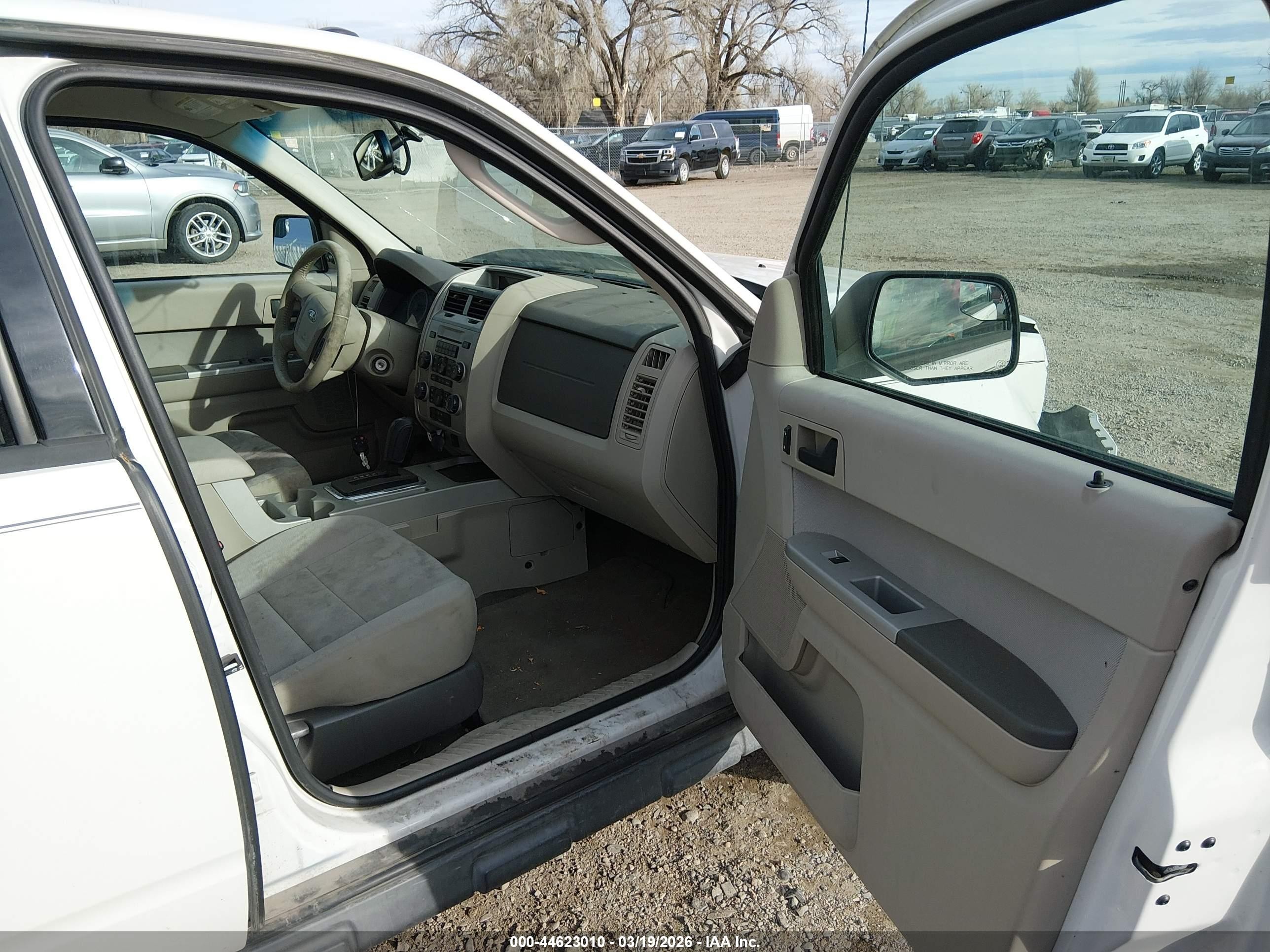 2012 Ford Escape Xlt White vin: 1FMCU9DG6CKB55718