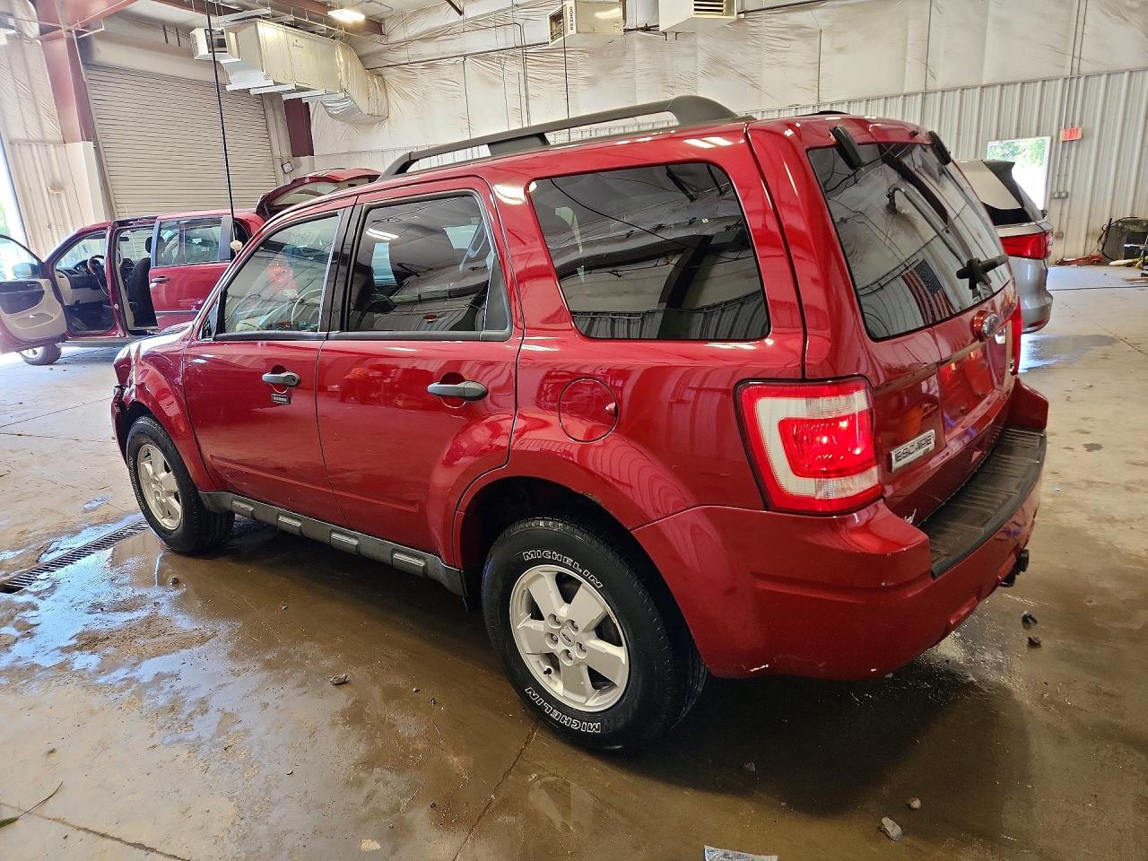 2010 Ford Escape Xlt Maroon vin: 1FMCU9DG7AKB09683