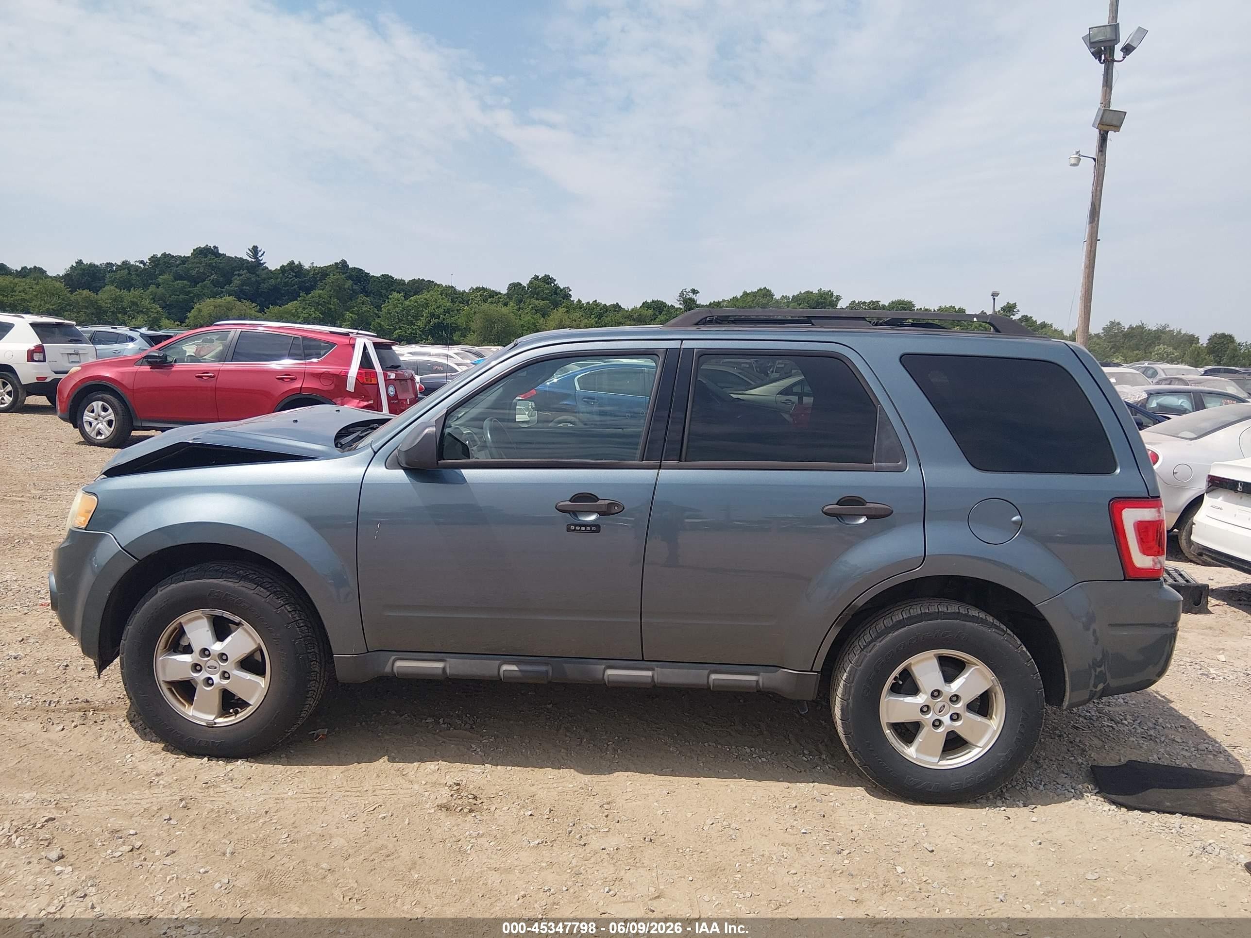 2010 Ford Escape Xlt Blue vin: 1FMCU9DG7AKB30727