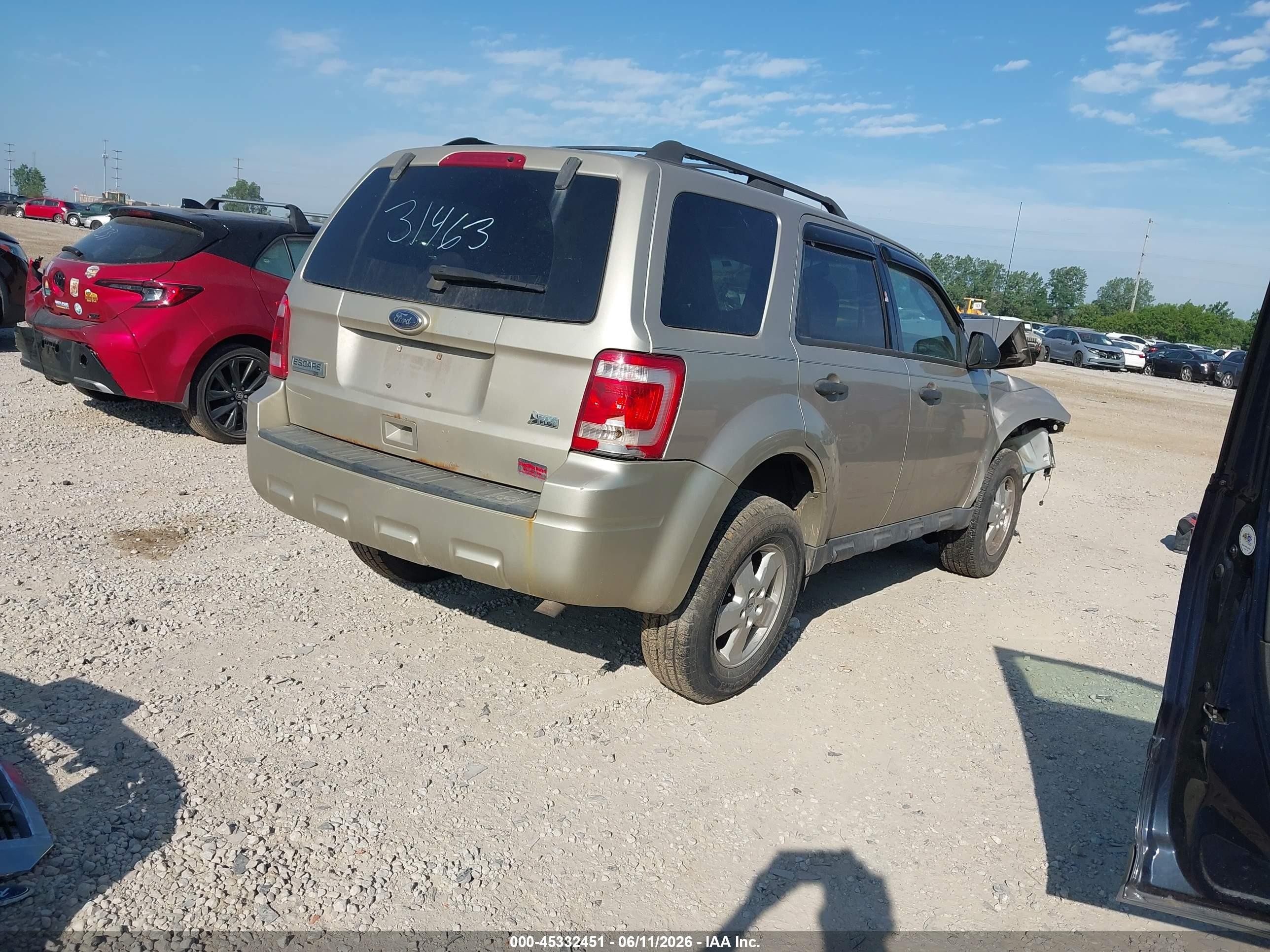 2010 Ford Escape Xlt Beige vin: 1FMCU9DG7AKD31463