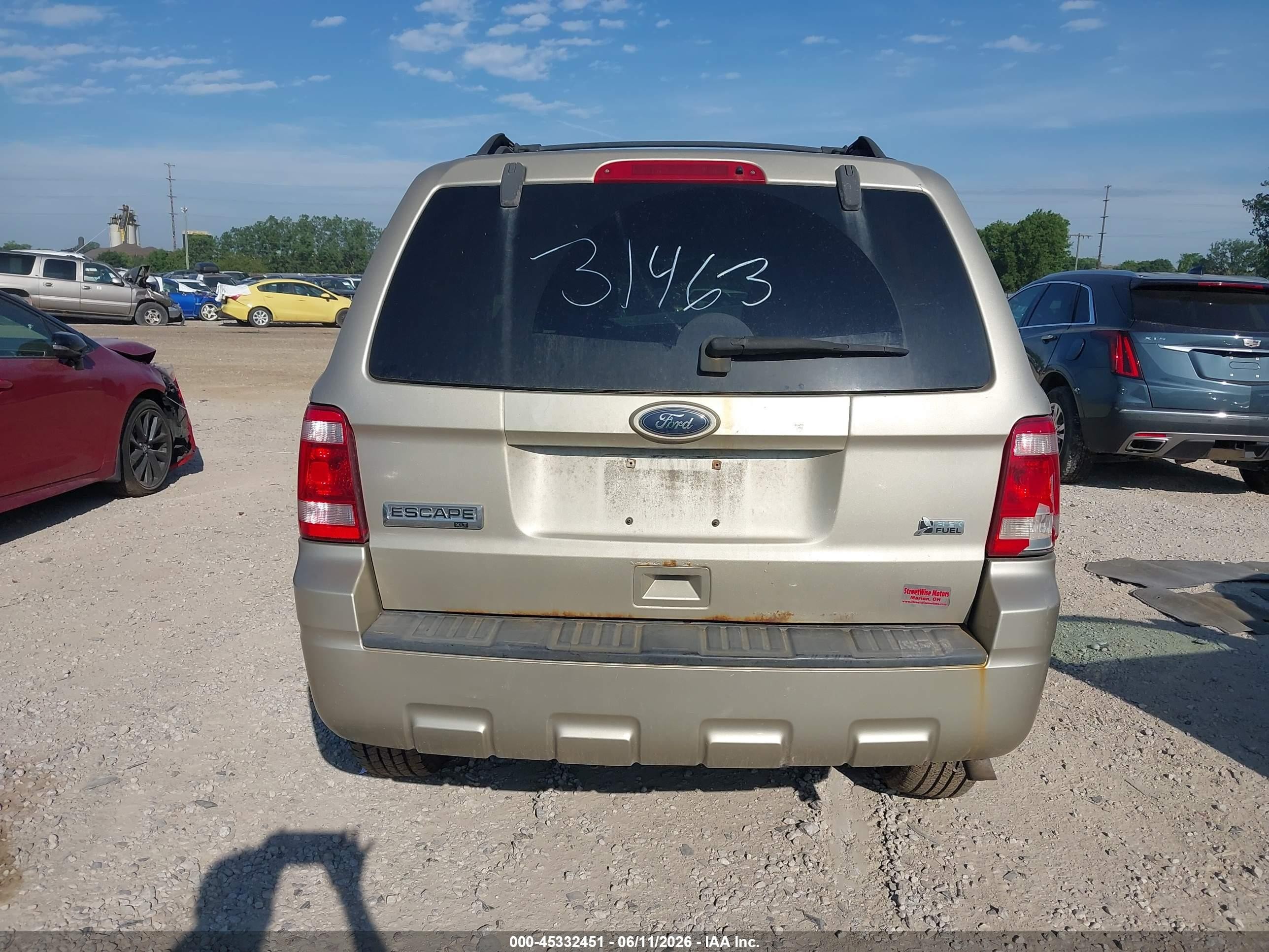 2010 Ford Escape Xlt Beige vin: 1FMCU9DG7AKD31463