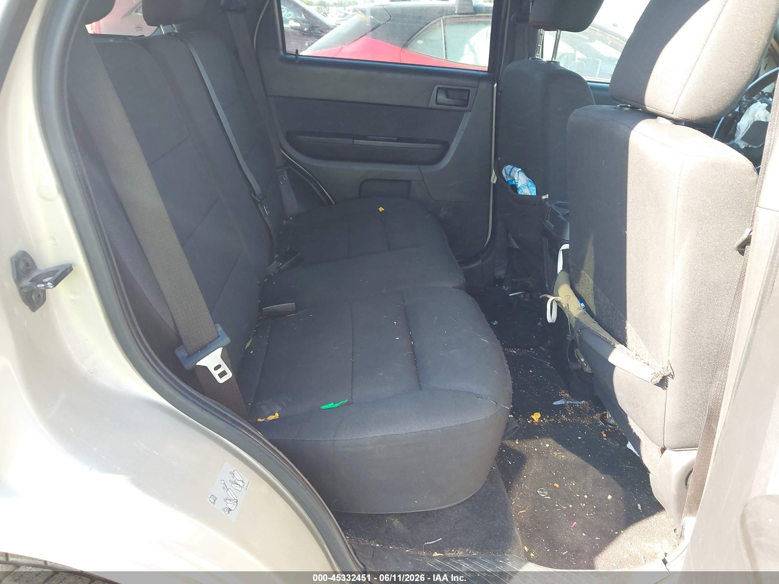 2010 Ford Escape Xlt Beige vin: 1FMCU9DG7AKD31463