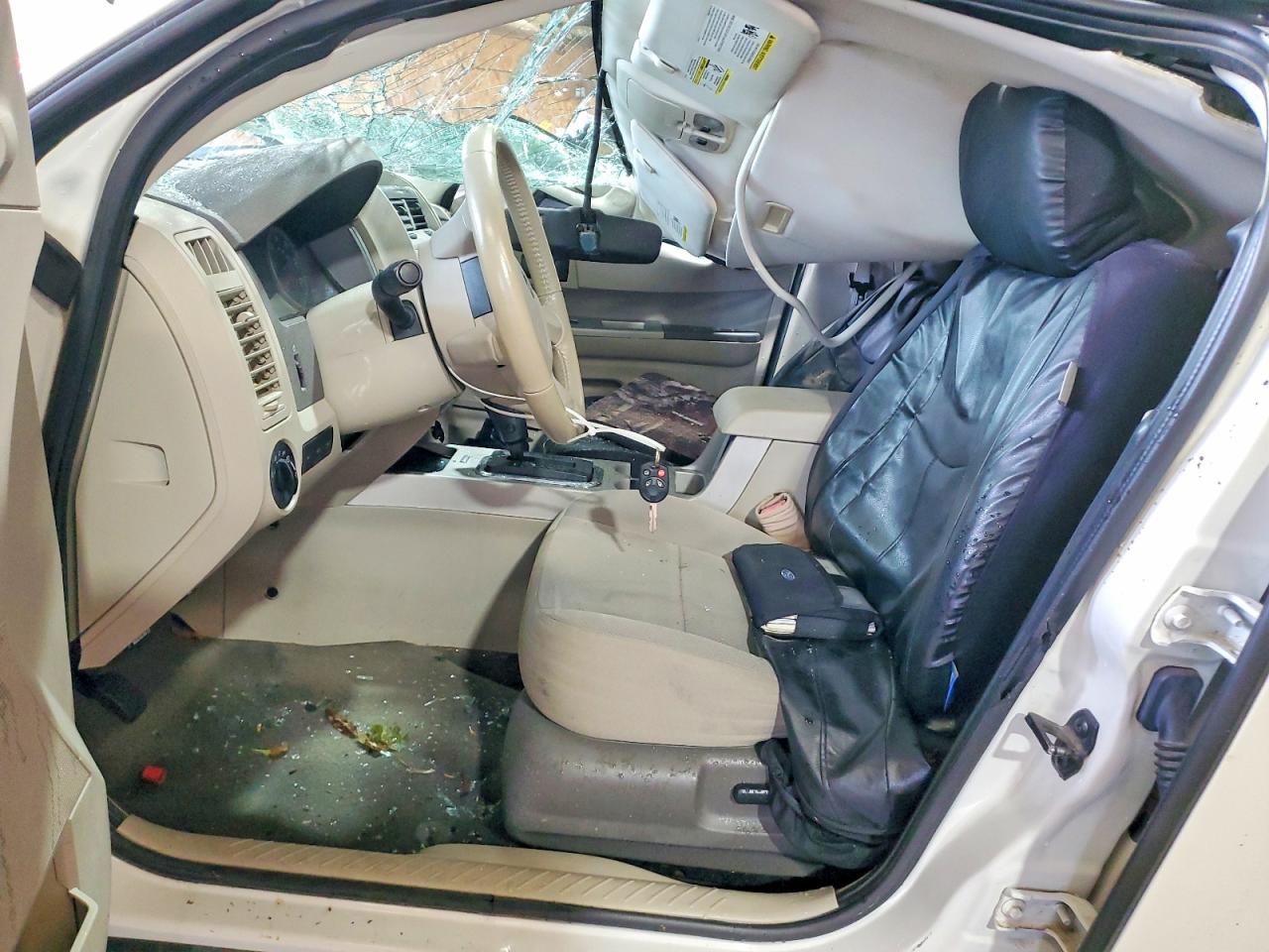 2011 Ford Escape Xlt White vin: 1FMCU9DG7BKB44645