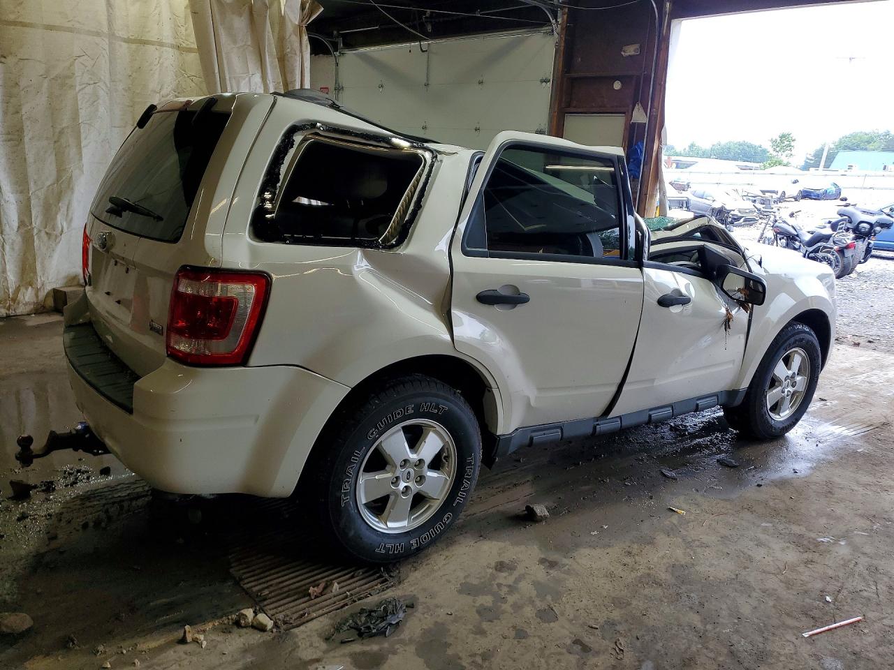 2011 Ford Escape Xlt White vin: 1FMCU9DG7BKB44645